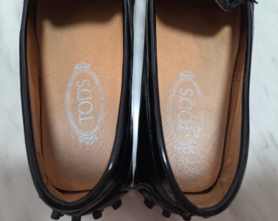 토즈 고미노 블랙 페이턴트 레더 로퍼 상품이미지3