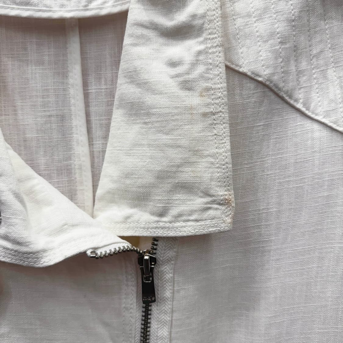 마쥬 린넨 블렌드 자켓 사선지퍼 스냅버튼 포켓 디테일 아이보리 상품이미지9