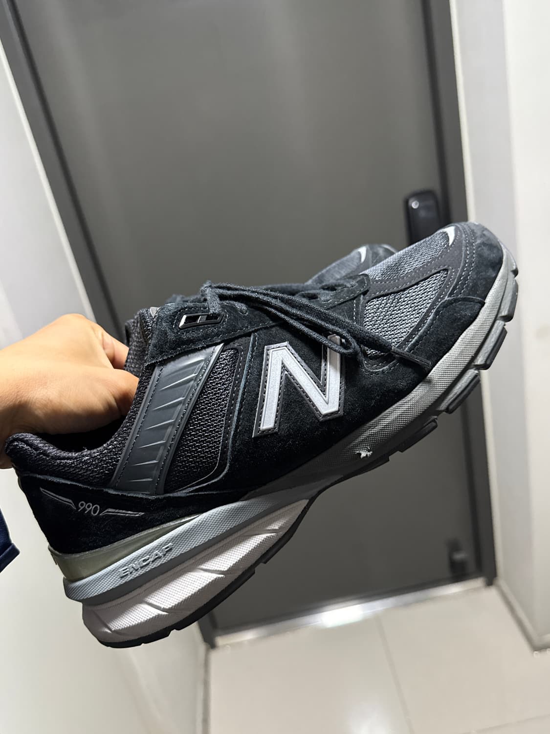 뉴발란스 990v5 블랙 275 상품이미지2