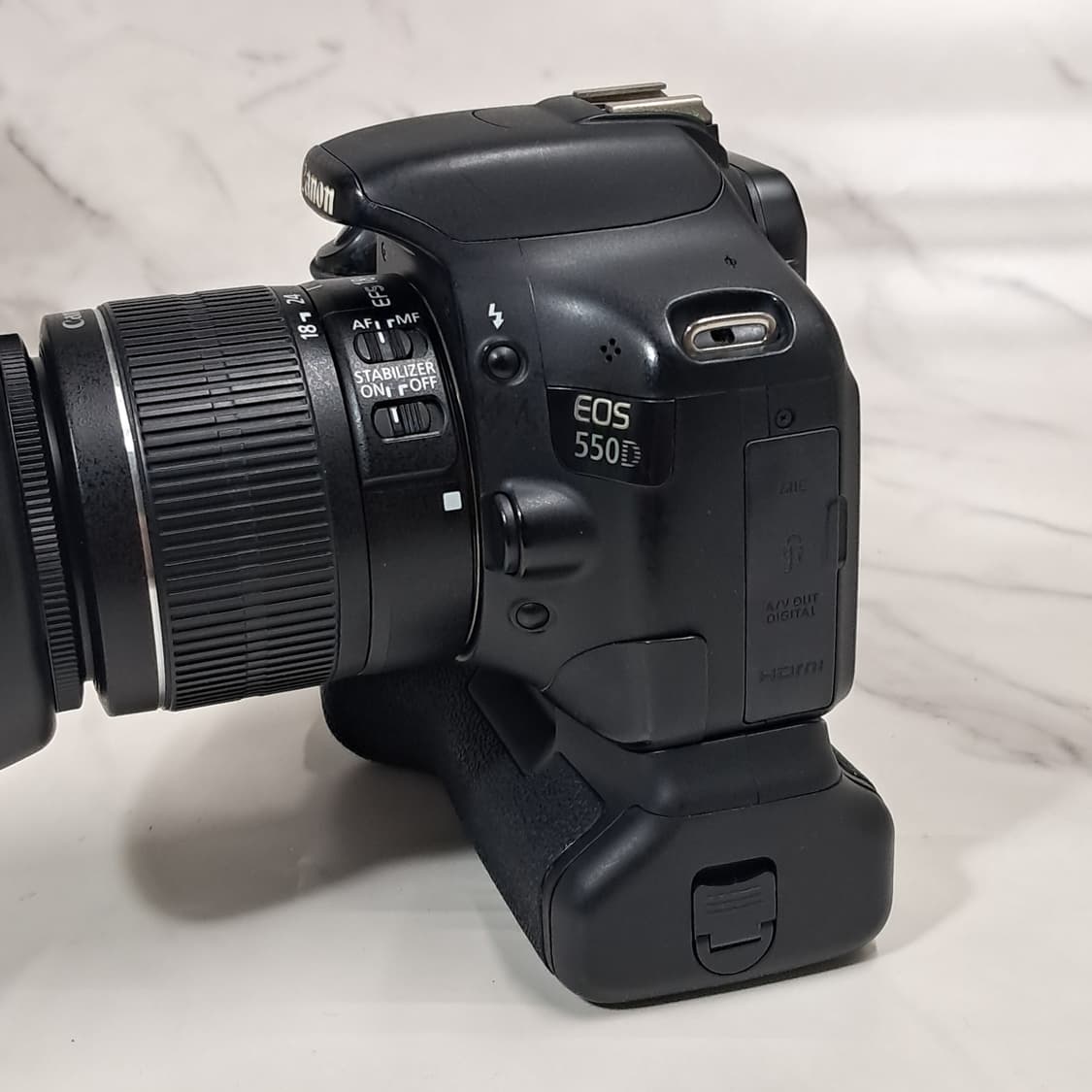 캐논 550D /18-55mm IS 2 렌즈 /세로그립 /가방 상품이미지4
