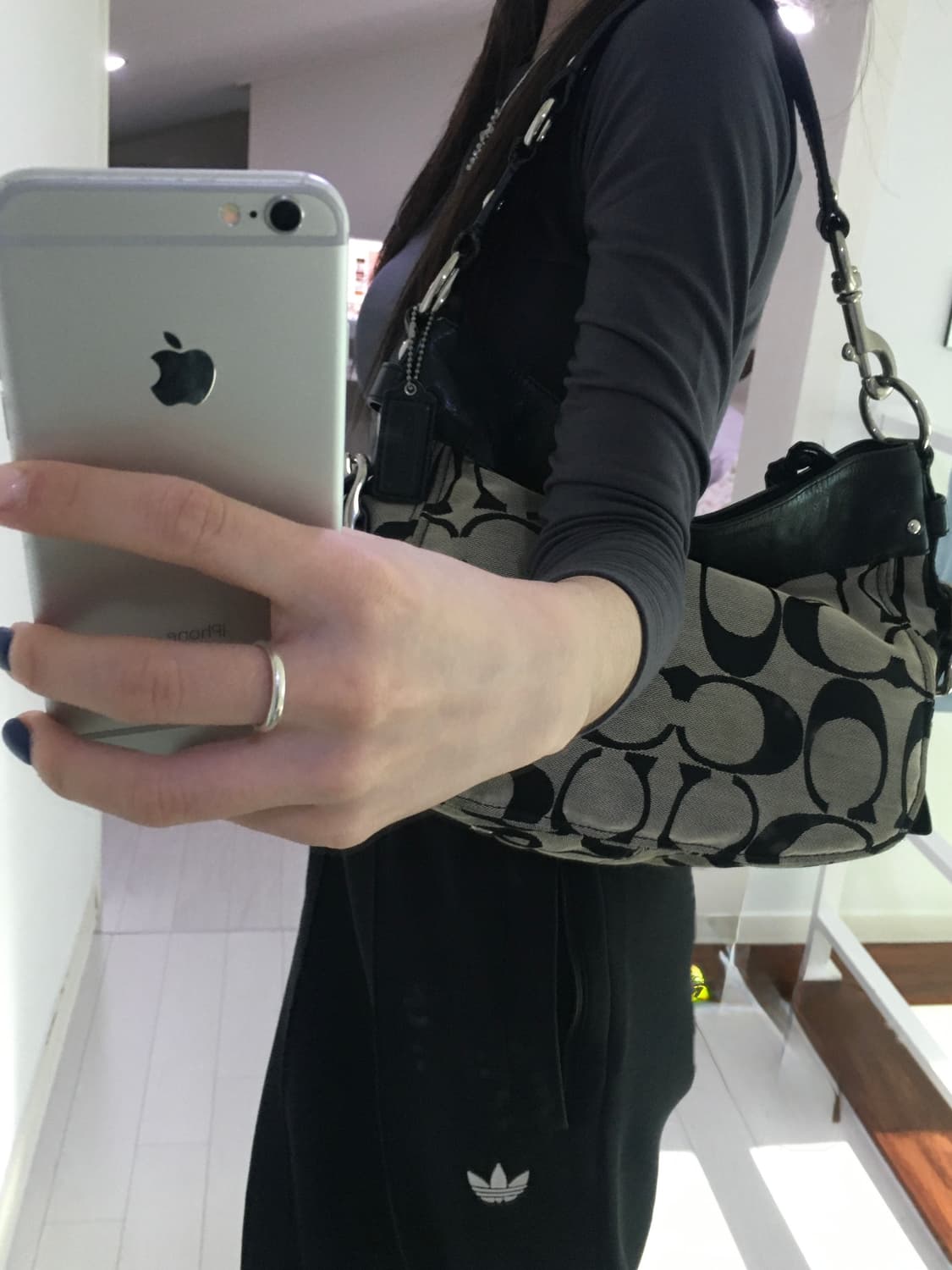 코치 시그니처 숄더 백(정품100%) 상품이미지1