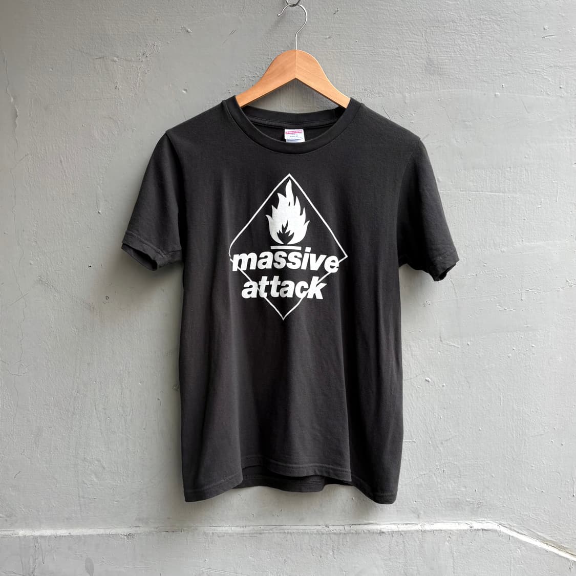Massive Attack 10's tour tee 상품이미지1