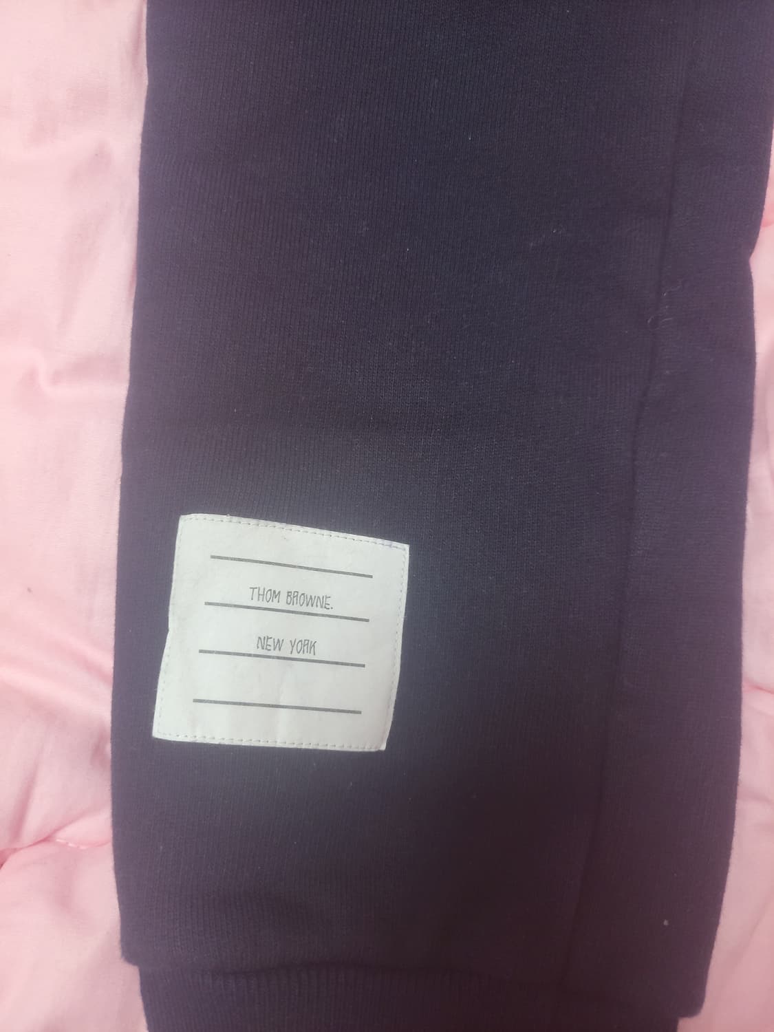 정품)급처상태좋음!톰브라운 남녀공용 스트라이프루트백 바지 스웨트 조거팬츠 상품이미지4