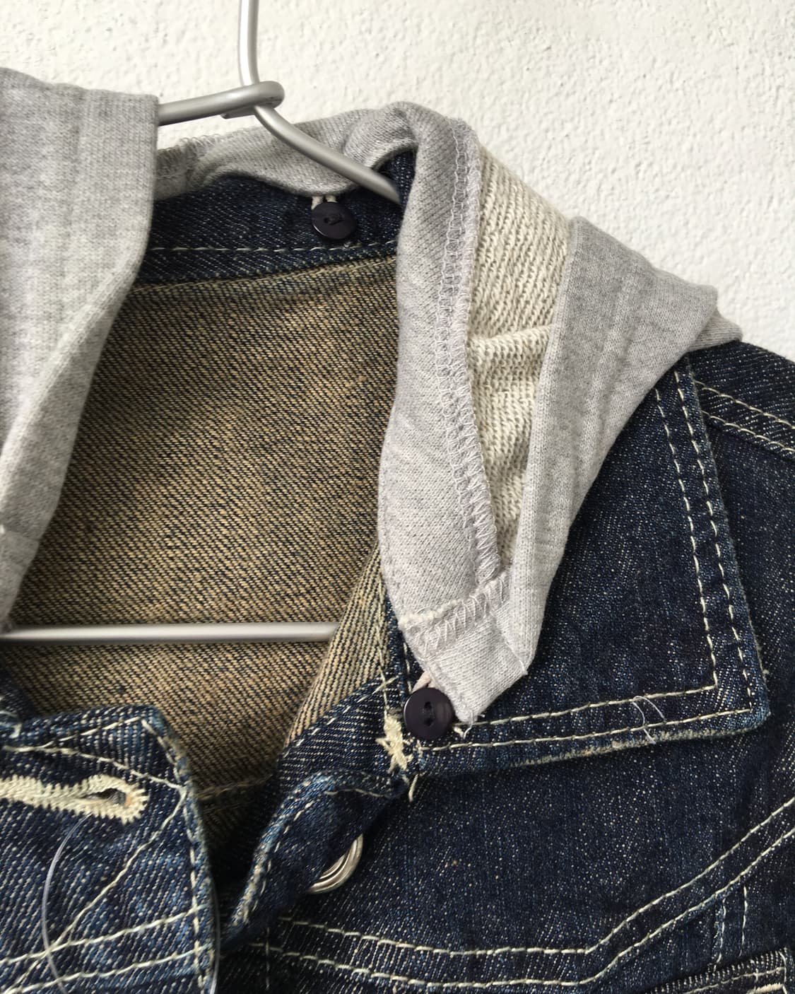 Hood layered stitch point denim jacket 상품이미지4