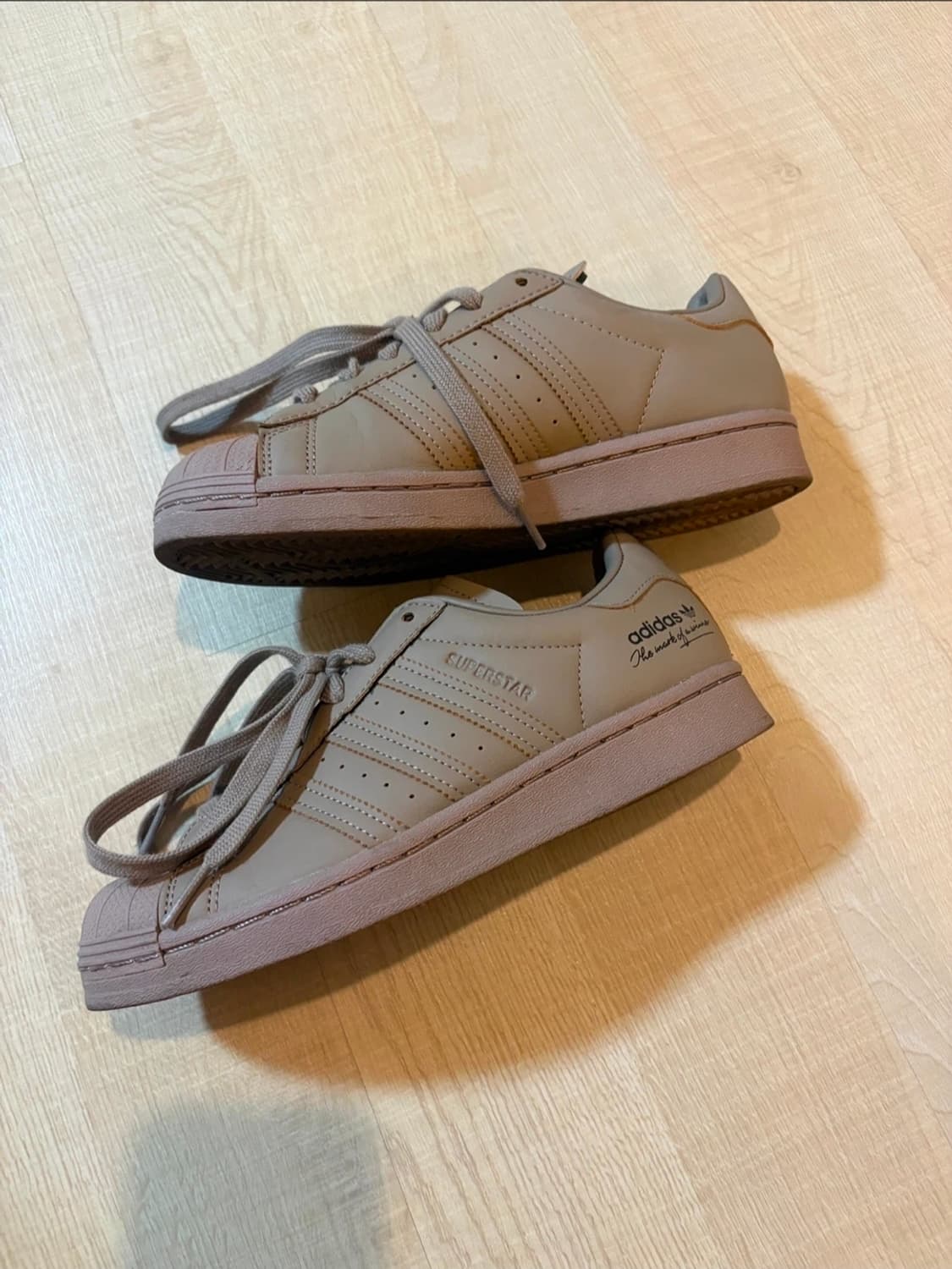 아디다스 슈퍼스타 브라운 색상 220 상품이미지2