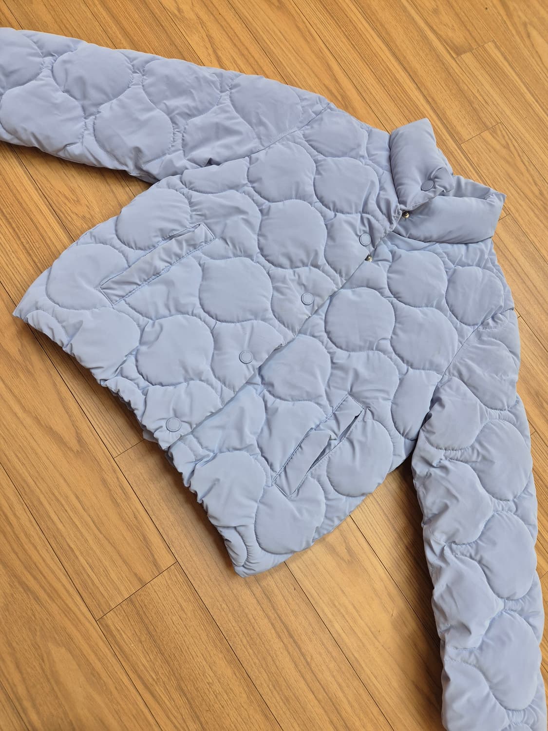 자라 여주니어 퀼팅 패딩 152cm입니다. 은은한 하늘색이라 어느 옷에도 상품이미지1