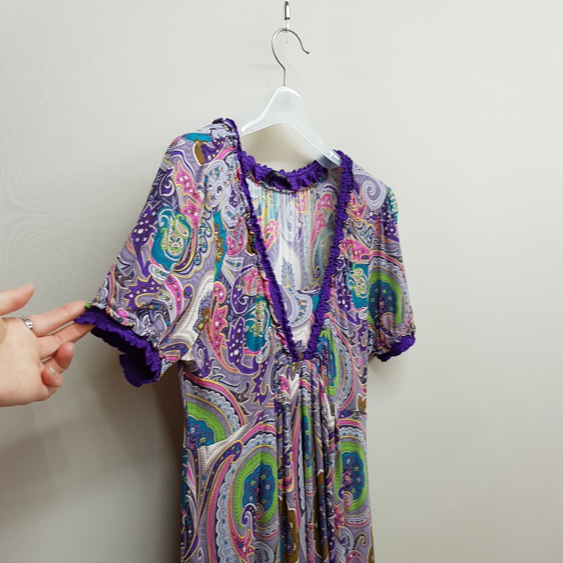 에트로 페이즐리 패턴 브이넥 셔링 원피스 IT44사이즈 상품이미지3