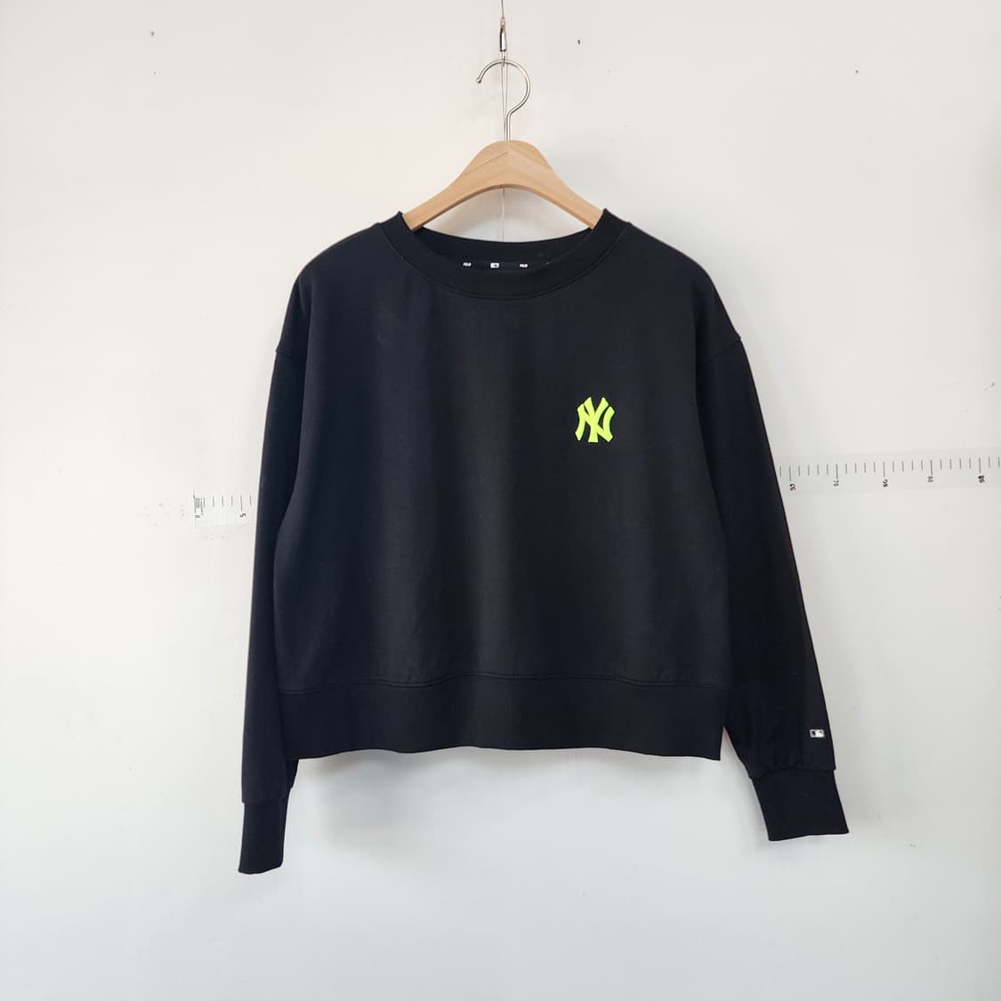 MLB 뉴욕 블랙 맨투맨티 상품이미지1