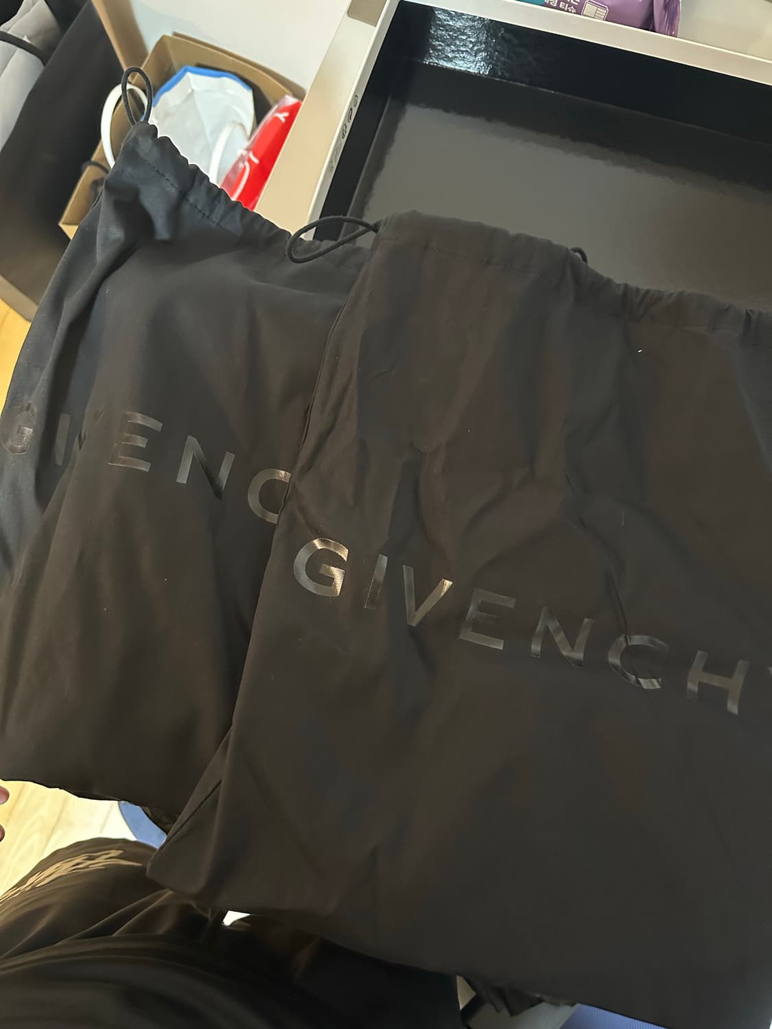 지방시 tk360 블랙 옐로우 41 사이즈 상품이미지8