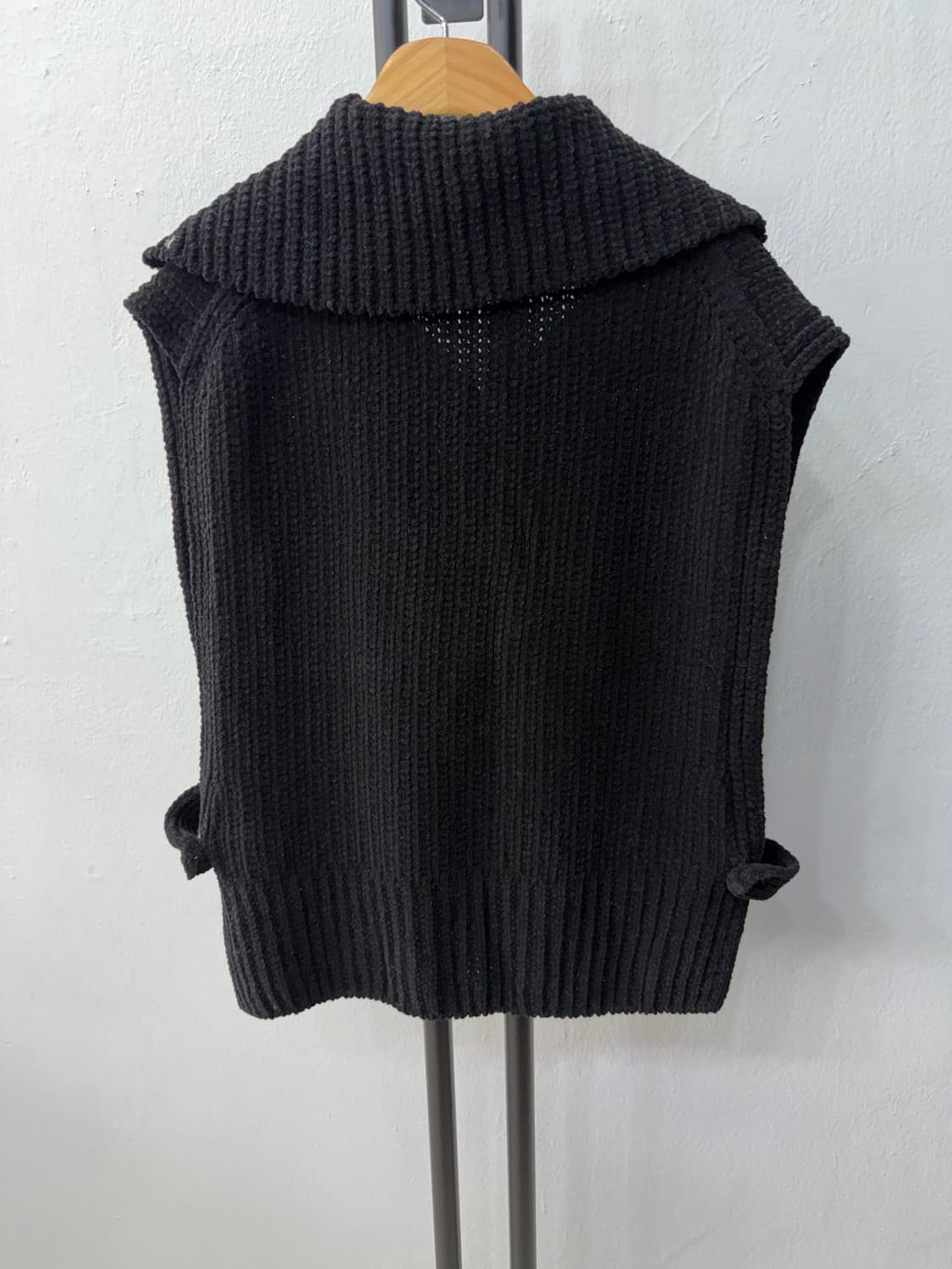 정품) TIME 타임 한섬 22ss 블랙 니트 베스트 조끼 90F 상품이미지6