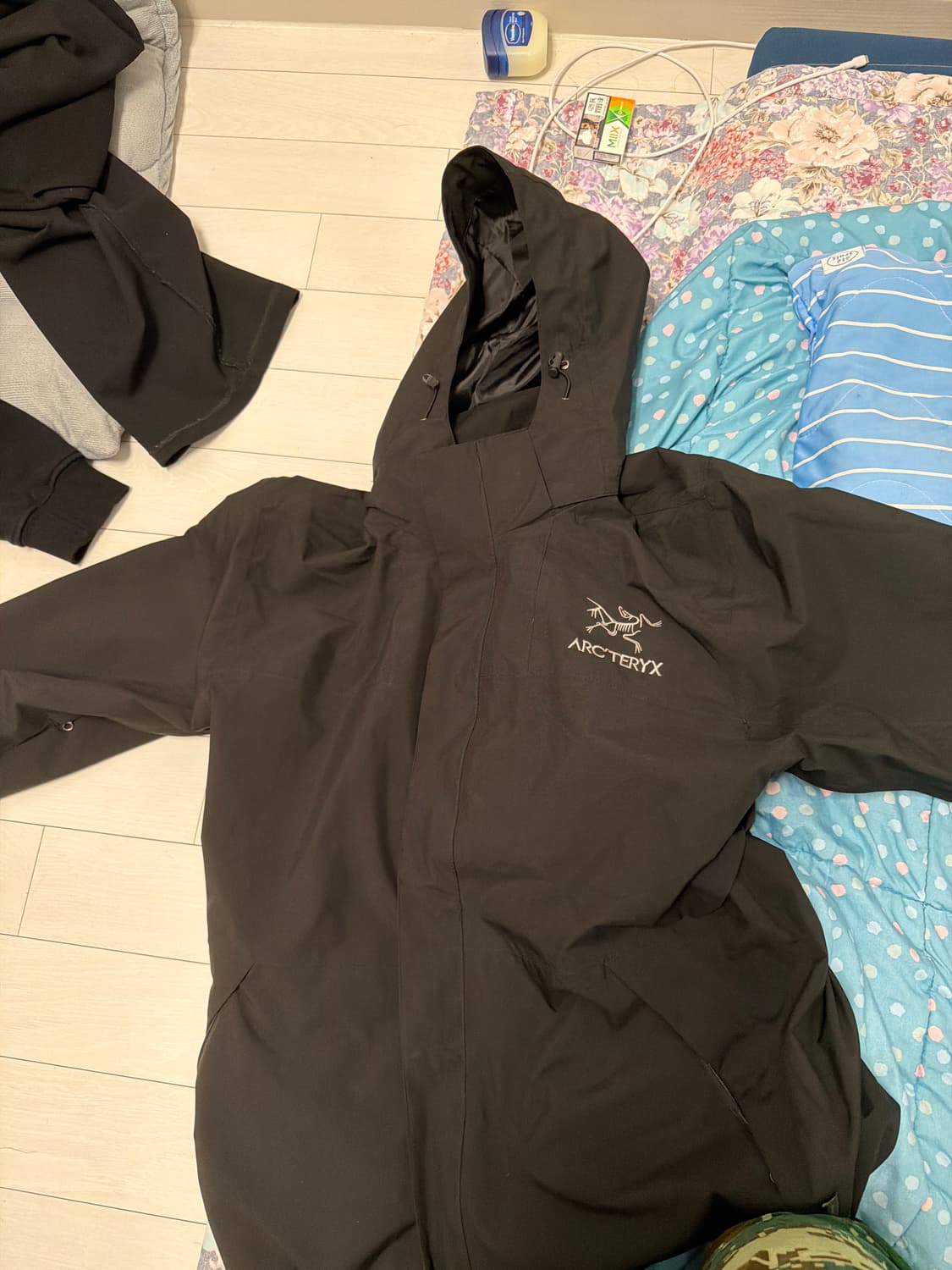 아크테릭스 자켓 바람막이 안 입어요 급하게 팔아요 상품이미지4