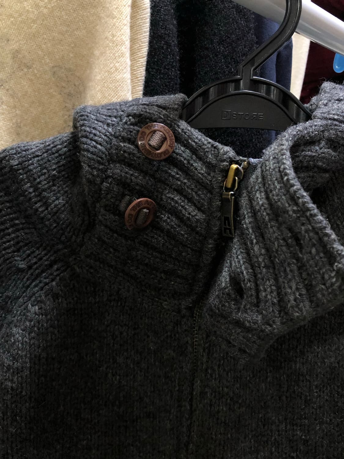 니트 집업 상품이미지2