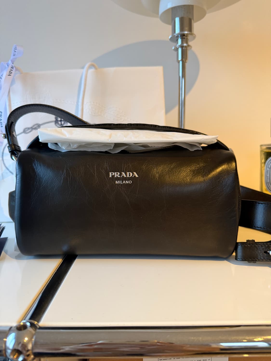 [새상품]프라다 25fw앤티크 가죽숄더백 상품이미지1