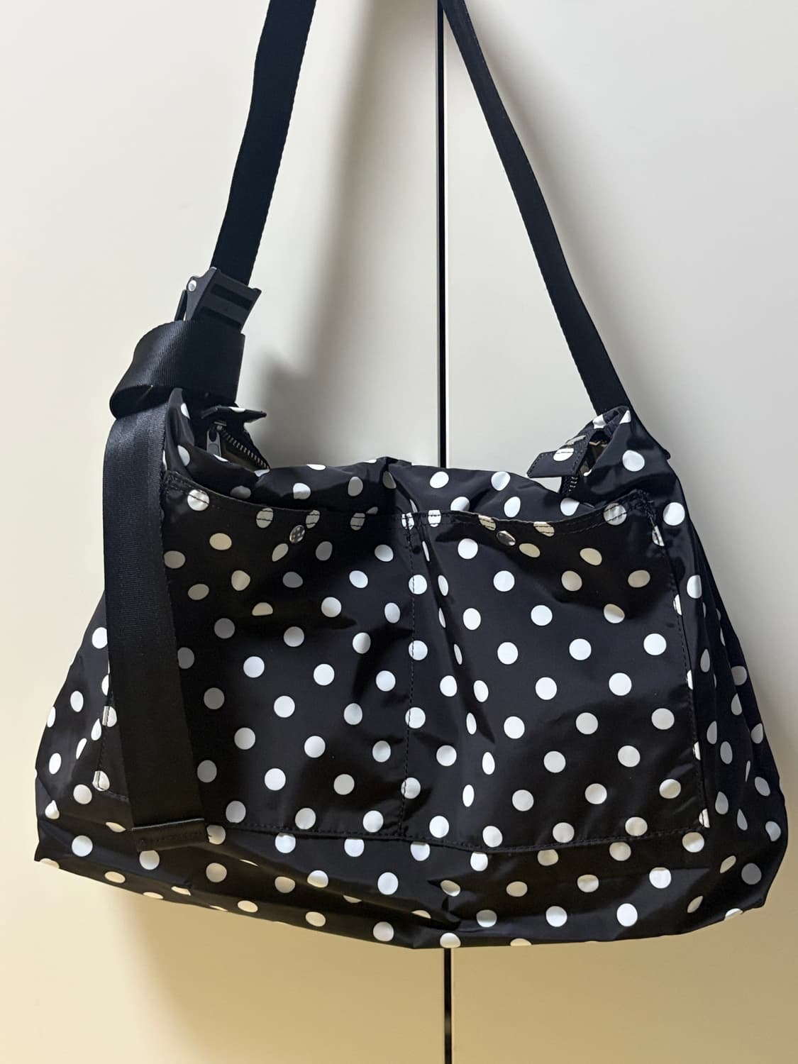 TRVR 티알브이알 폴카 도트 이지 숄더백 상품이미지2