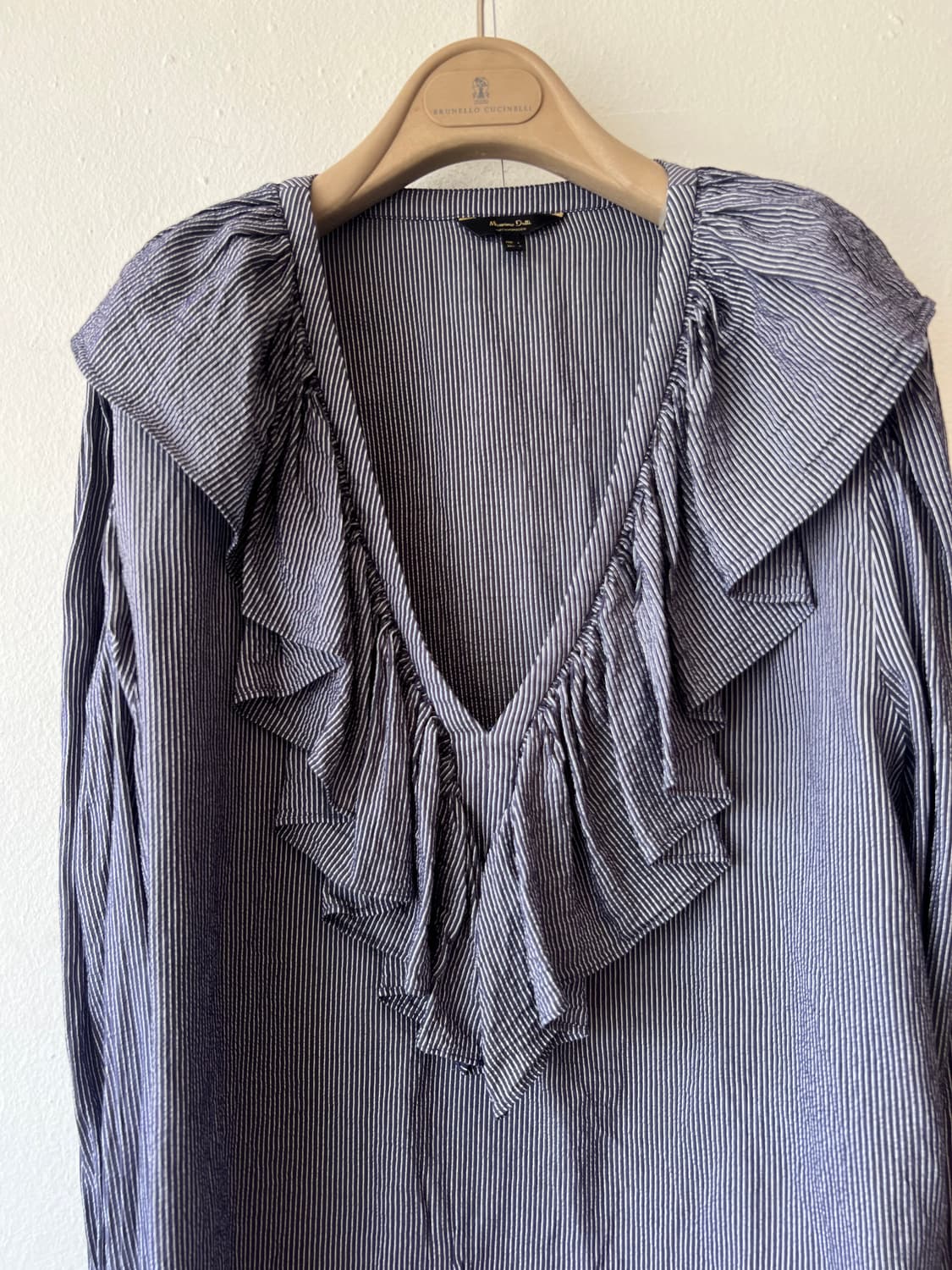 마시모뚜띠 여성 네이비 잔스트라이프 프릴블라우스  상품이미지1