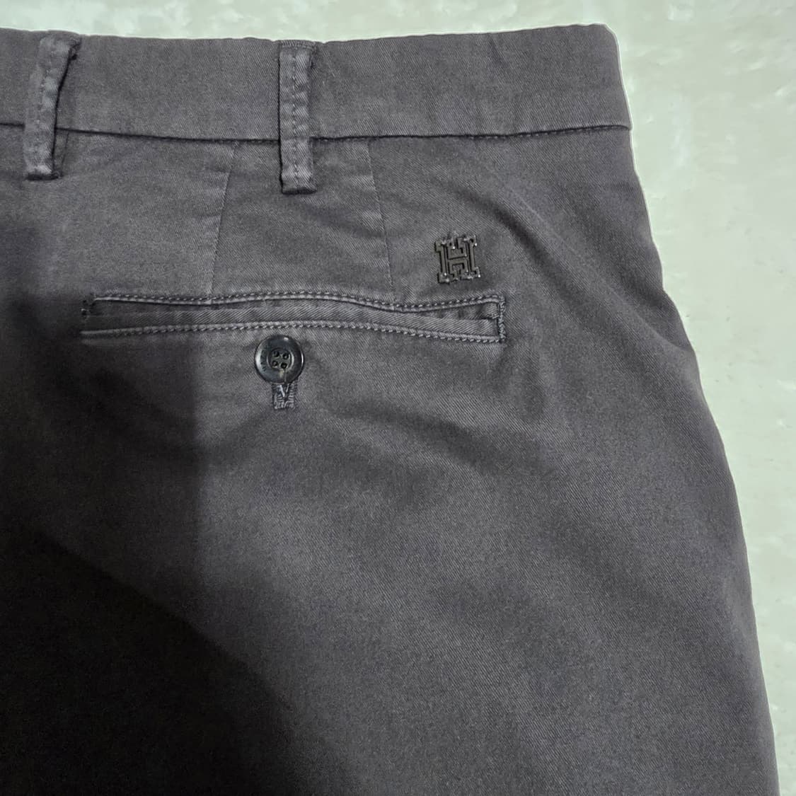 (38)헤지스 가먼트다잉 트월 치노 팬츠 차콜그레이 상품이미지5