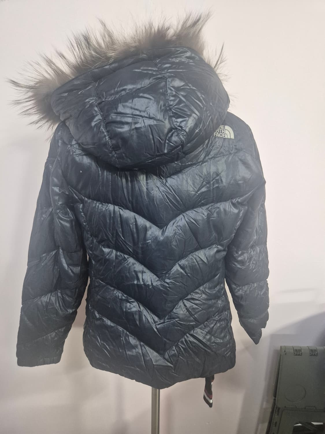 노스페이스 여성 패딩 블랙 퍼후드 상품이미지2