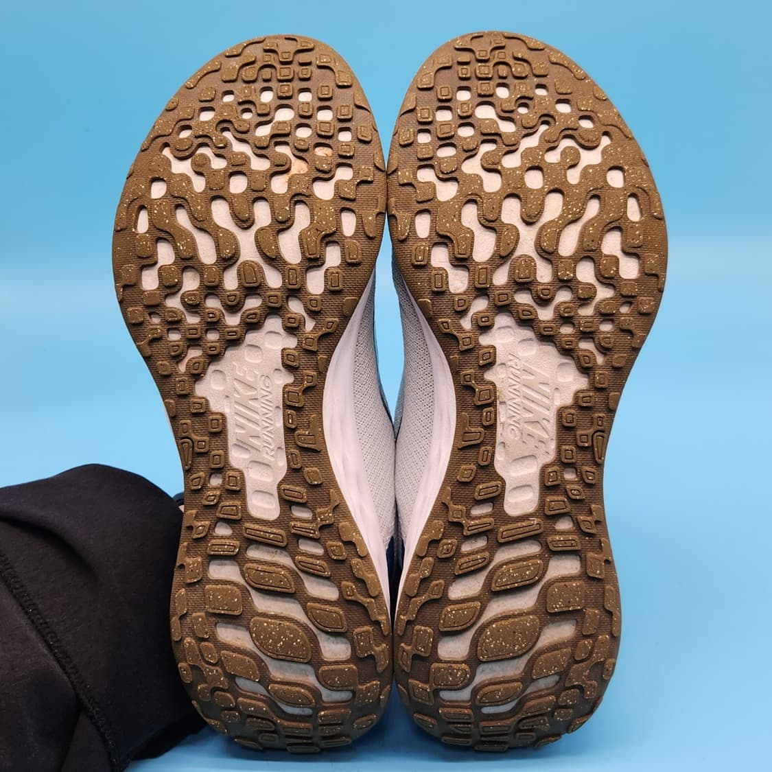 ooo 나이키 레볼루션6 라이트블루 남성운동화 275 상품이미지3