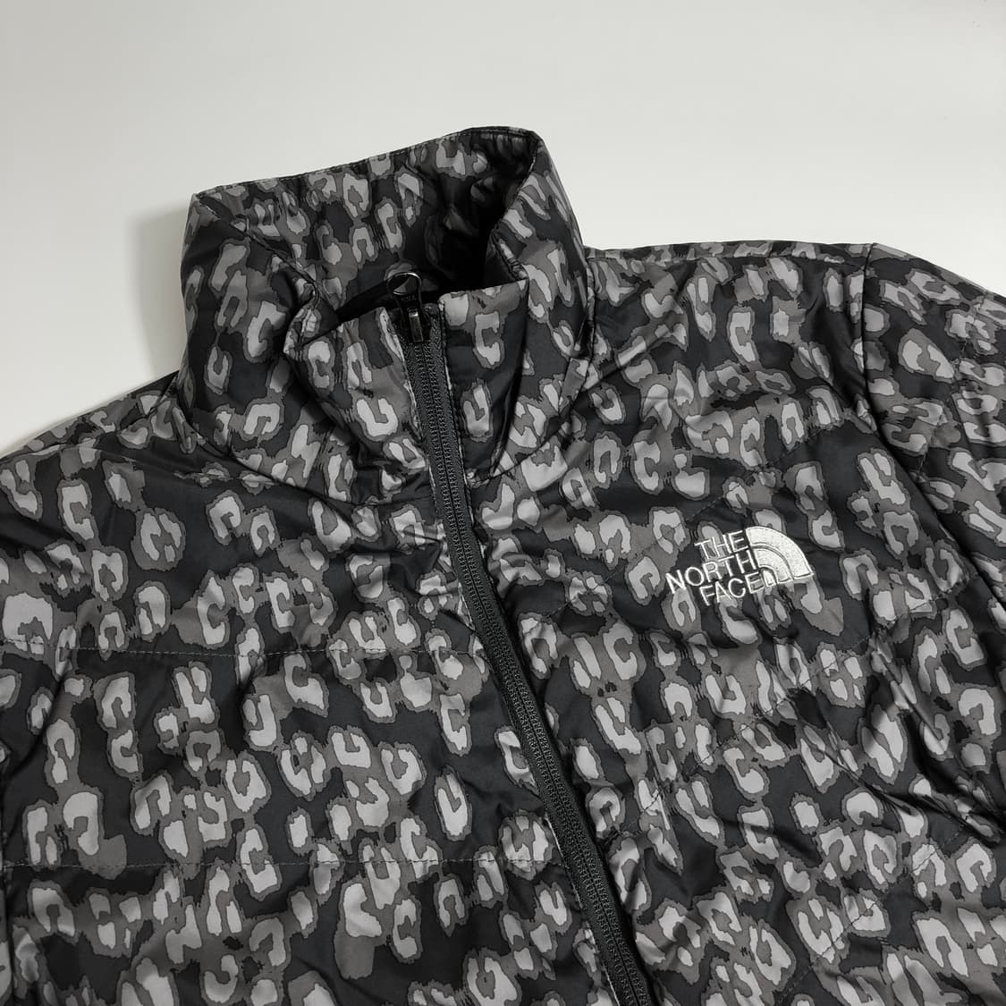 노스페이스 레오파드 경량패딩 우먼M 상품이미지3