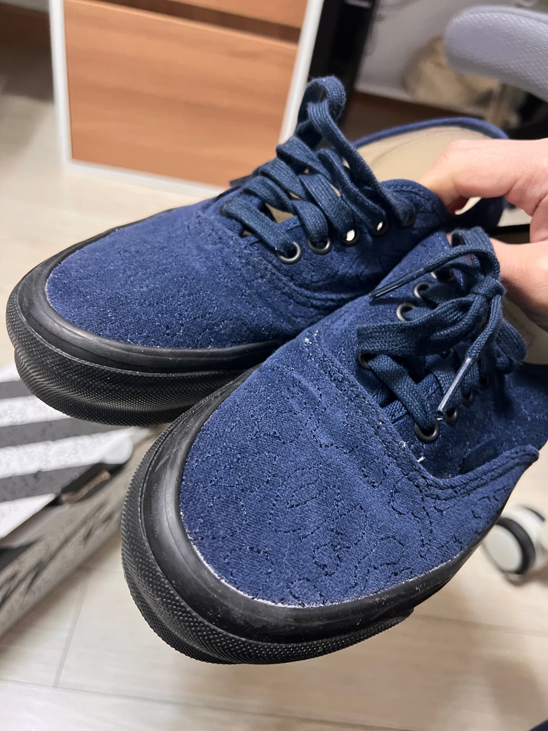 반스 볼트 OG 어센틱 LX 벨벳 레오파드 드레스 블루 250 상품이미지4