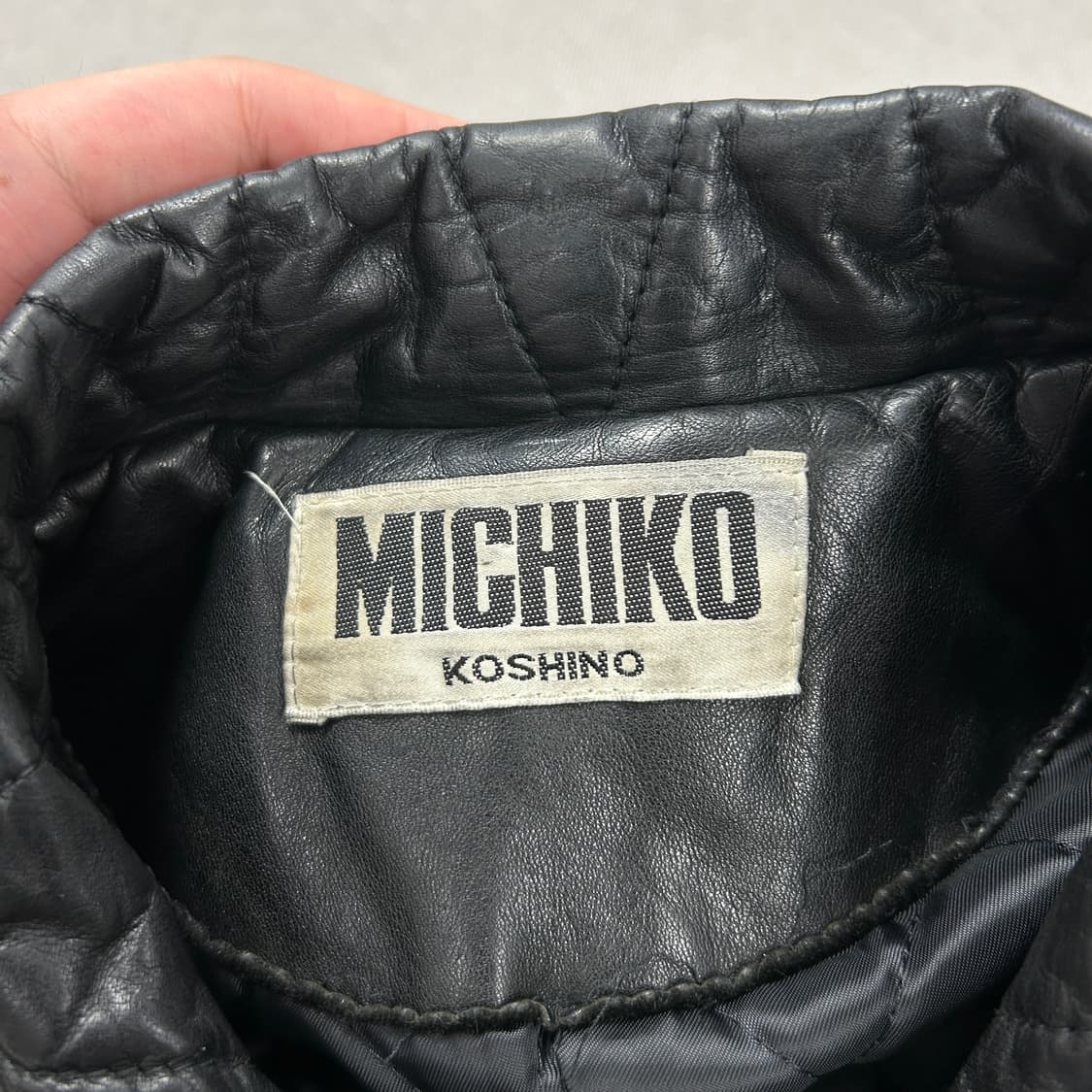 미치코코시노 런던 90s 빅로고 레더자켓 상품이미지6