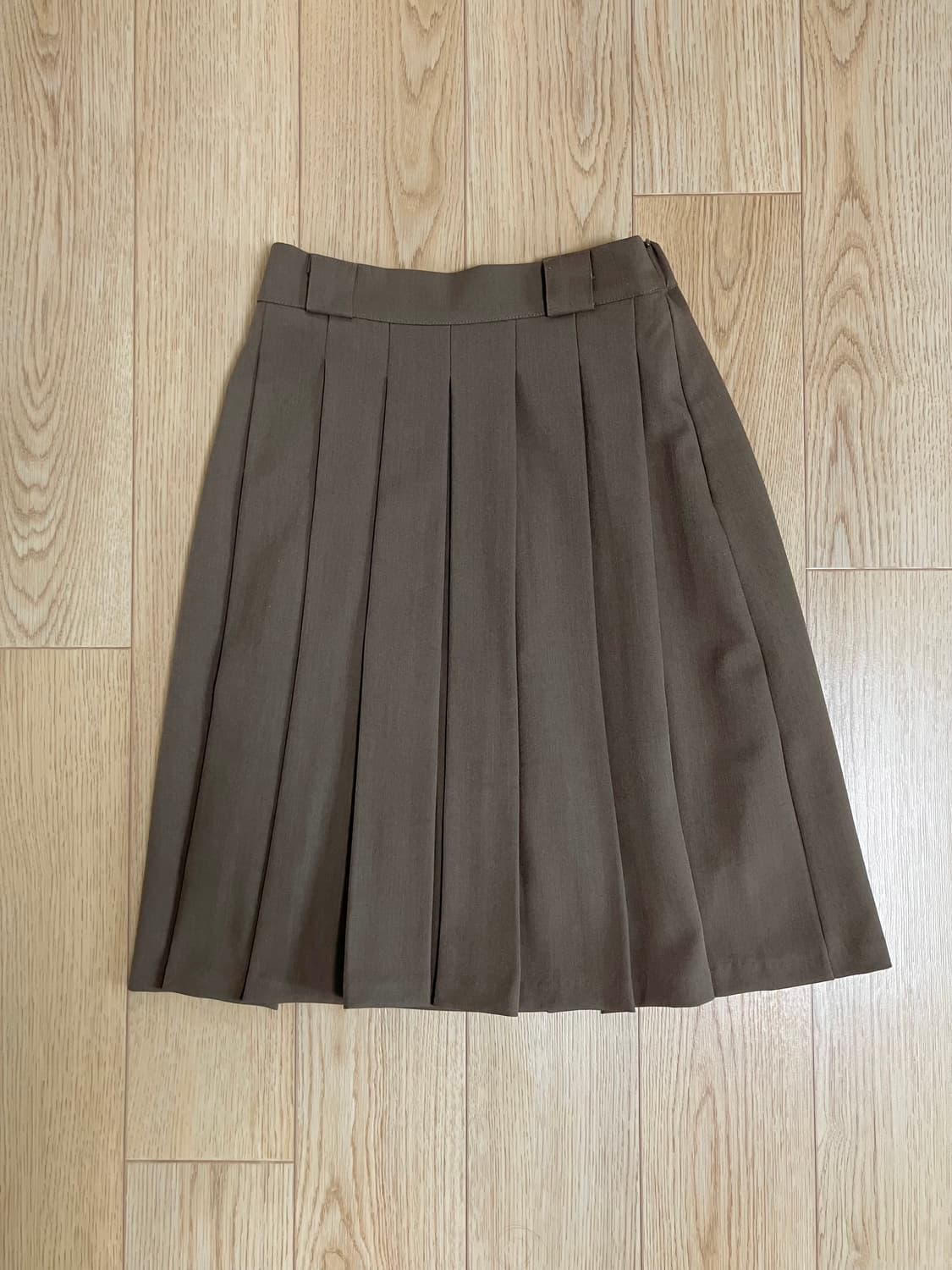 플리츠 미디 스커트 브라운 (뒷밴딩) 상품이미지1