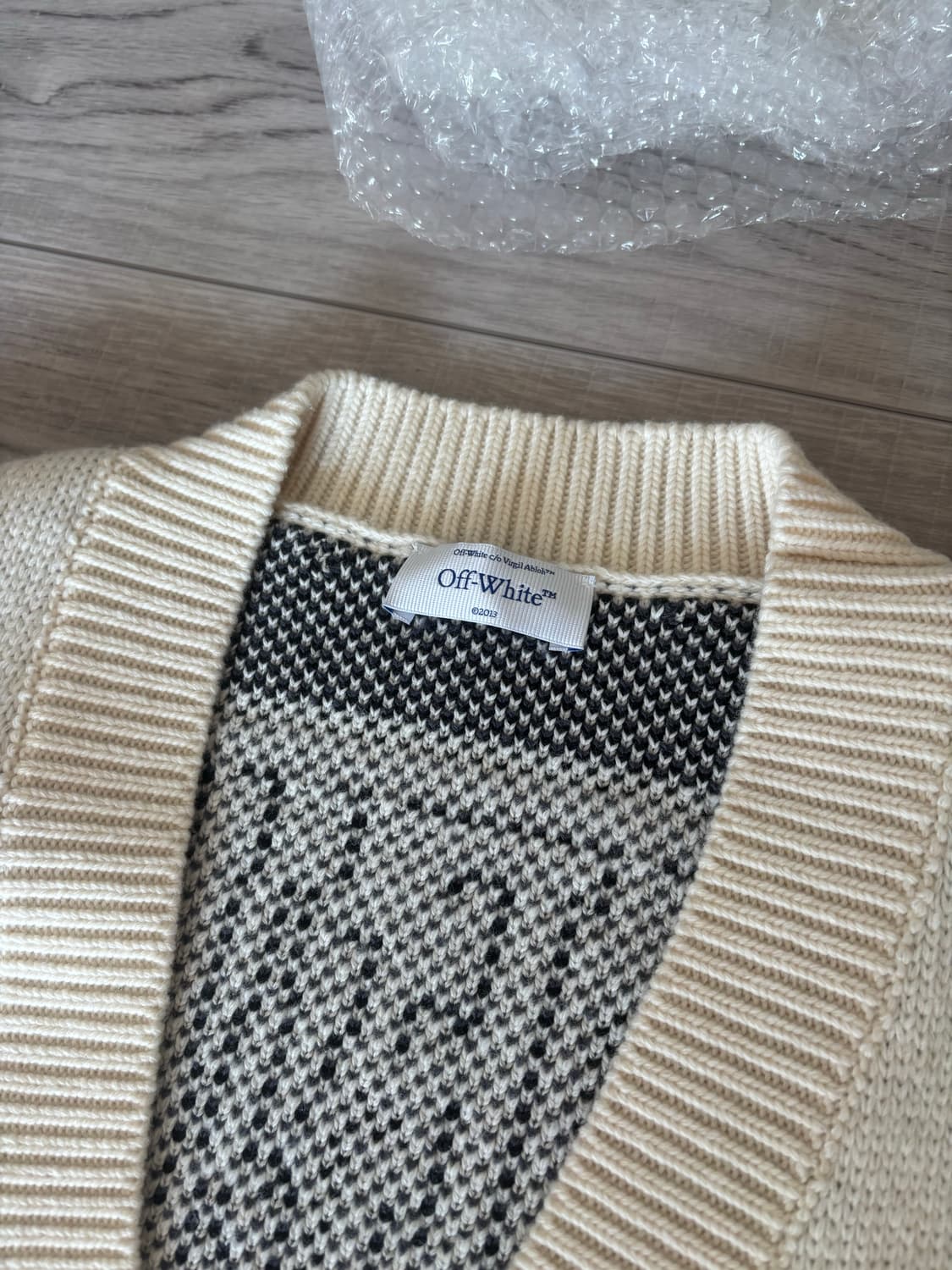 [S] 오프화이트 문 바르스 가디건 상품이미지4