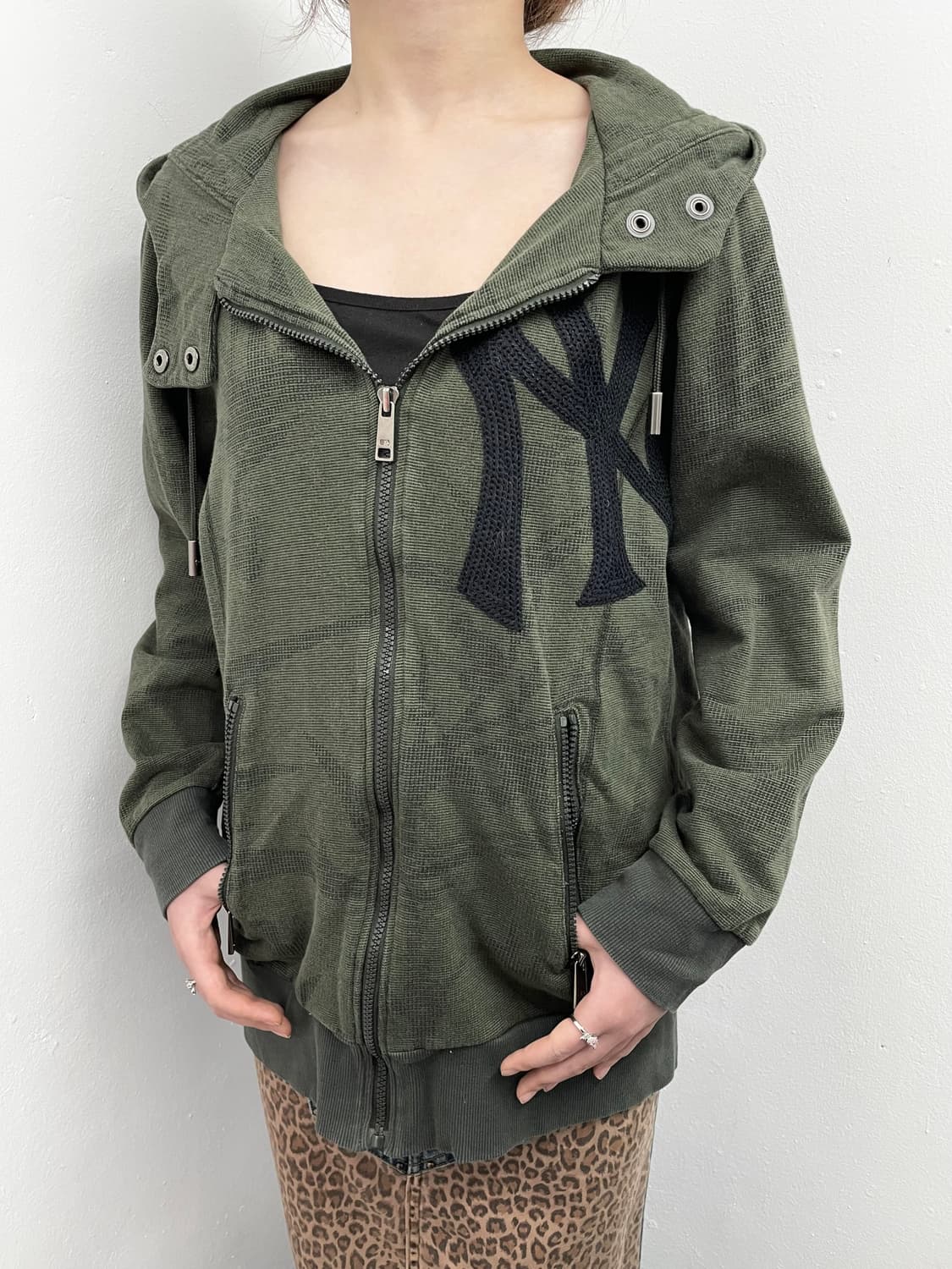 mlb 카키 그런지 후드집업 상품이미지1