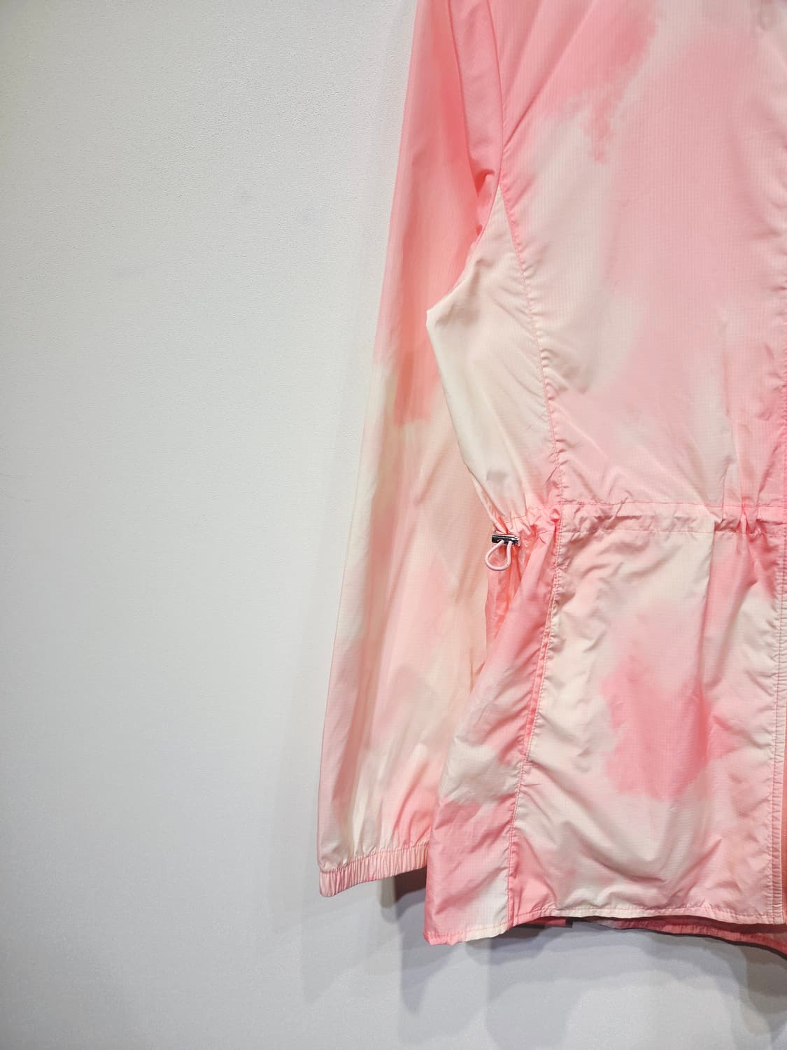 쥬시꾸뛰르 골프 타이다이 여성 바람막이 자켓 상품이미지4