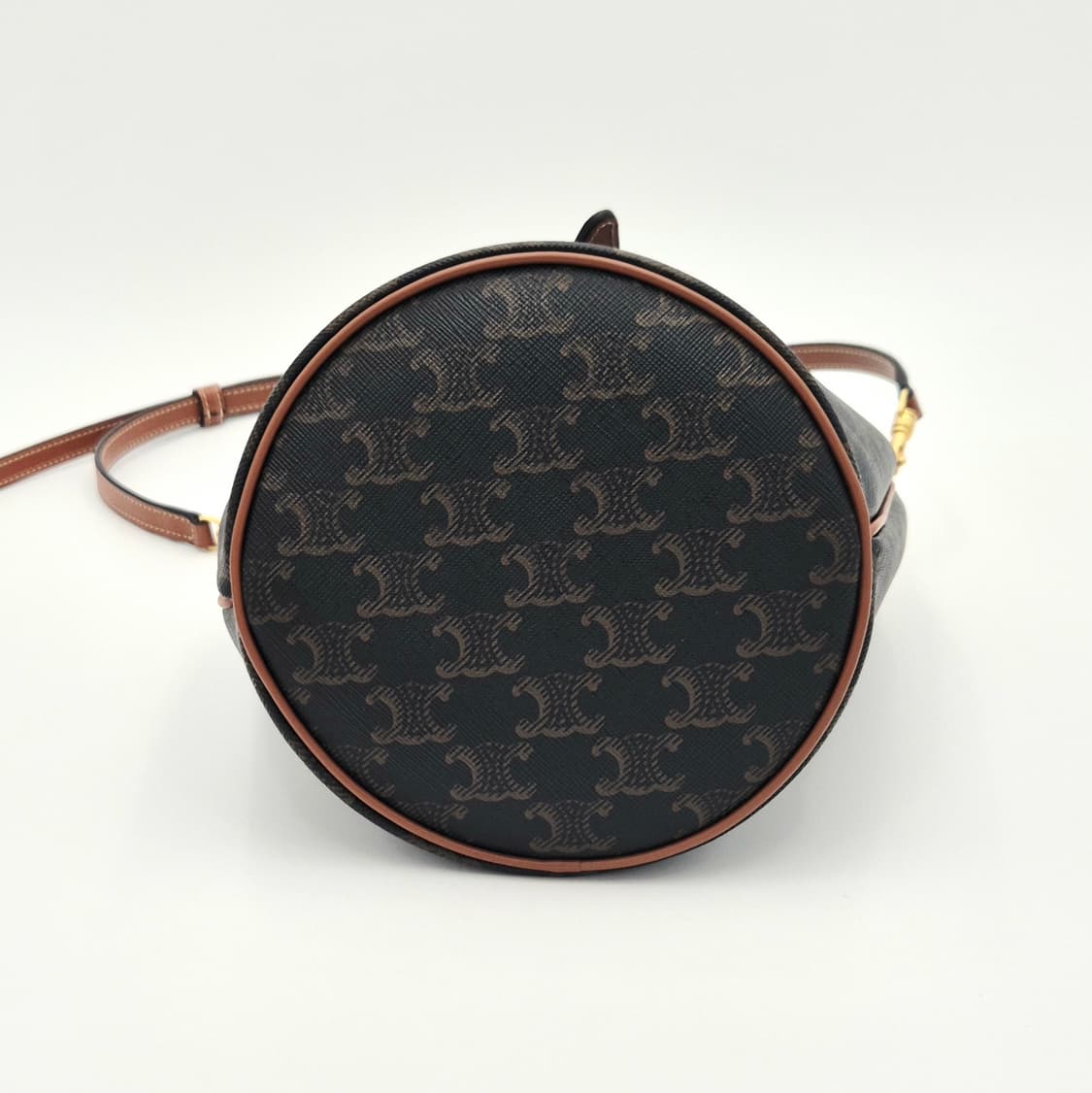 셀린느 클라라 미니 틴 트리옹프 버킷백 상품이미지7