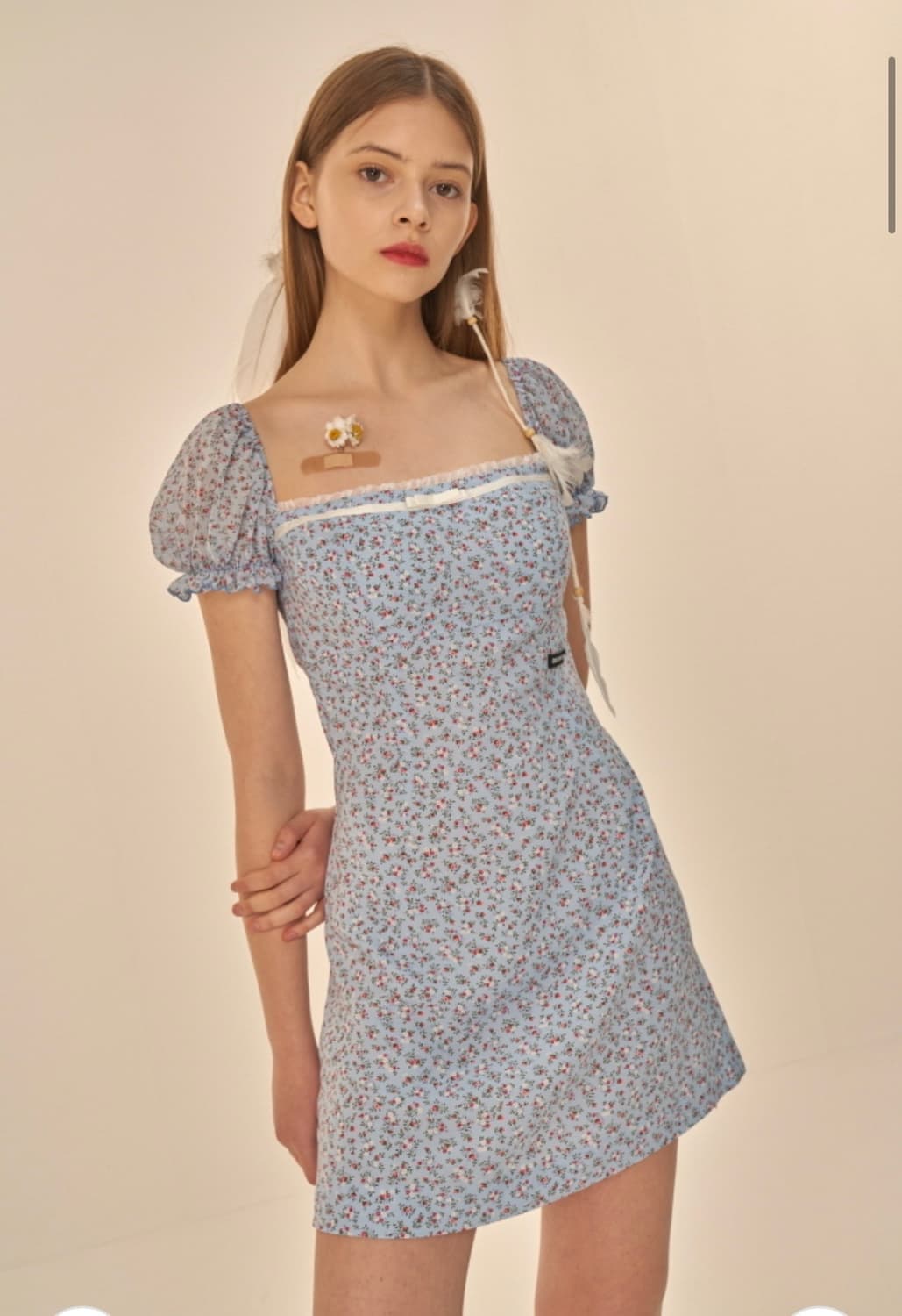 오드원아웃 플라워 퍼프 블랙 미니 원피스 s사이즈 입니다. 상품이미지4