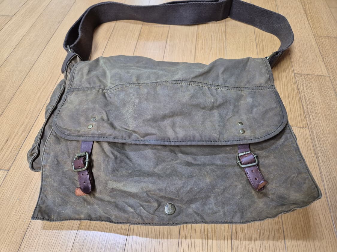 영국 british millerain x j crew 왁스 크로스백 상품이미지2