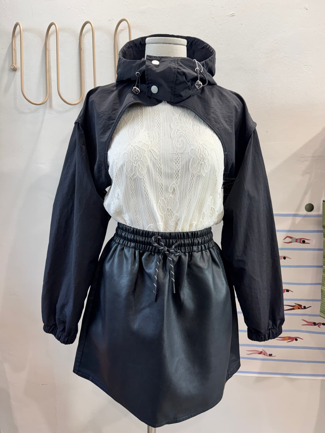 크롭 후드 윈드브레이커 상품이미지1