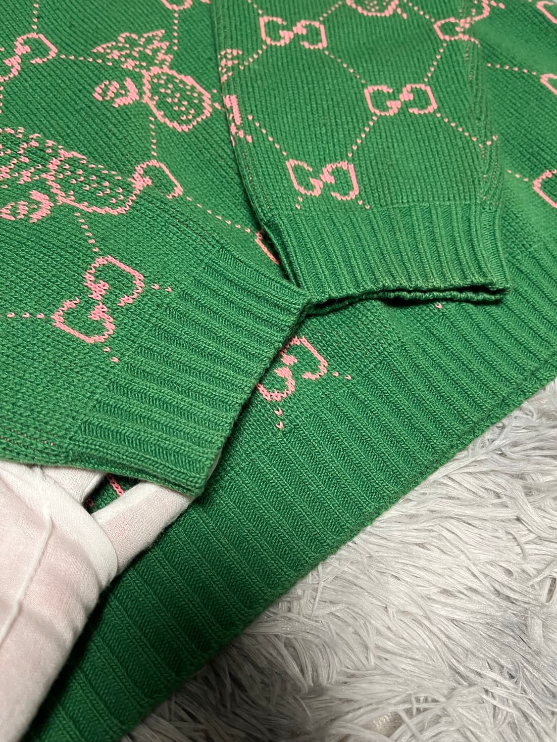백화점판[22fw/Lsize] 구찌 GG 파인애플 니트 상품이미지2