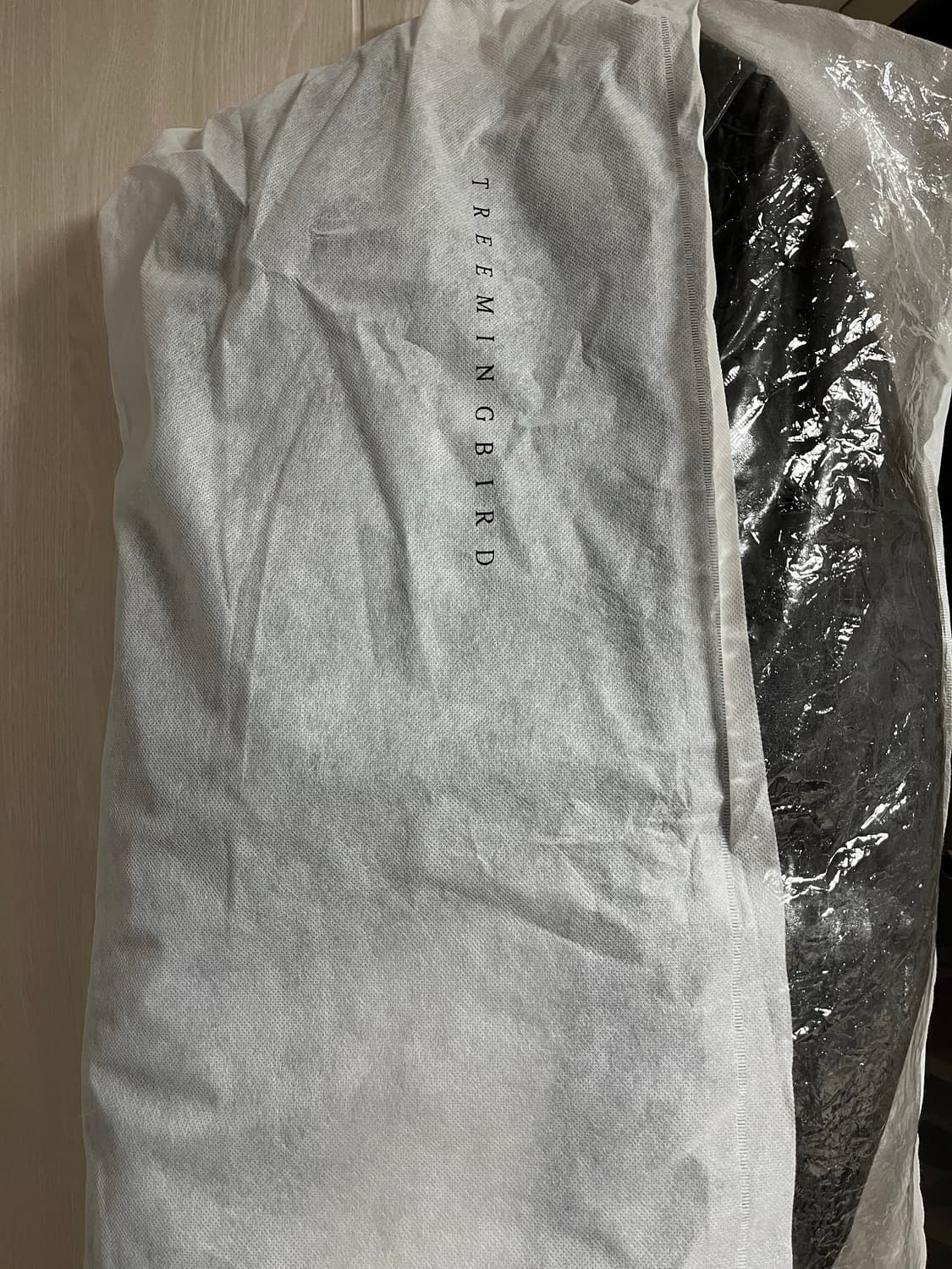 제니 패딩)트리밍버드 글로시 레더 패딩 점퍼 차콜 상품이미지3