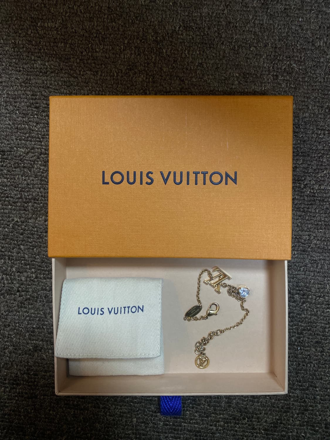 루이비통 LV 아이코닉 하트 팔찌 상품이미지4