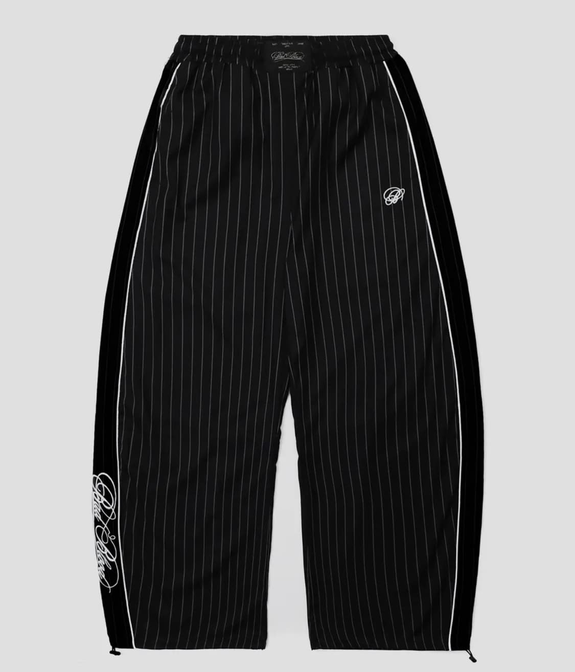 배드블러드 다크 클래식 핀스트라이프 트랙팬츠 - 블랙 상품이미지1
