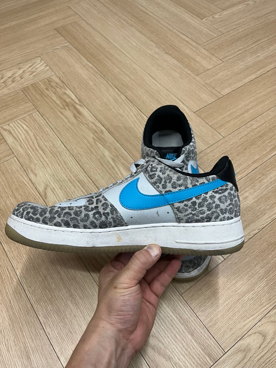 나이키 에어포스1 07 프리미엄 퓨어 플래티넘 상품이미지4