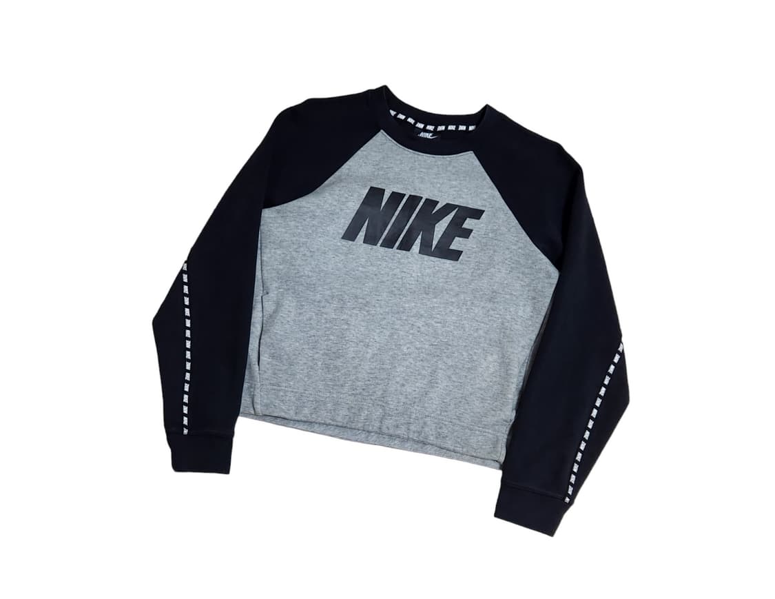 나이키 빅로고 크롭 맨투맨 상품이미지1