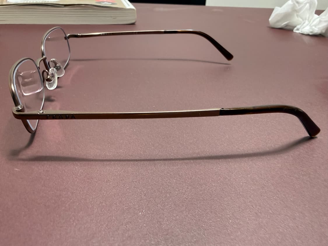 Prada glasses 프라다 안경 이라는뜻 상품이미지3