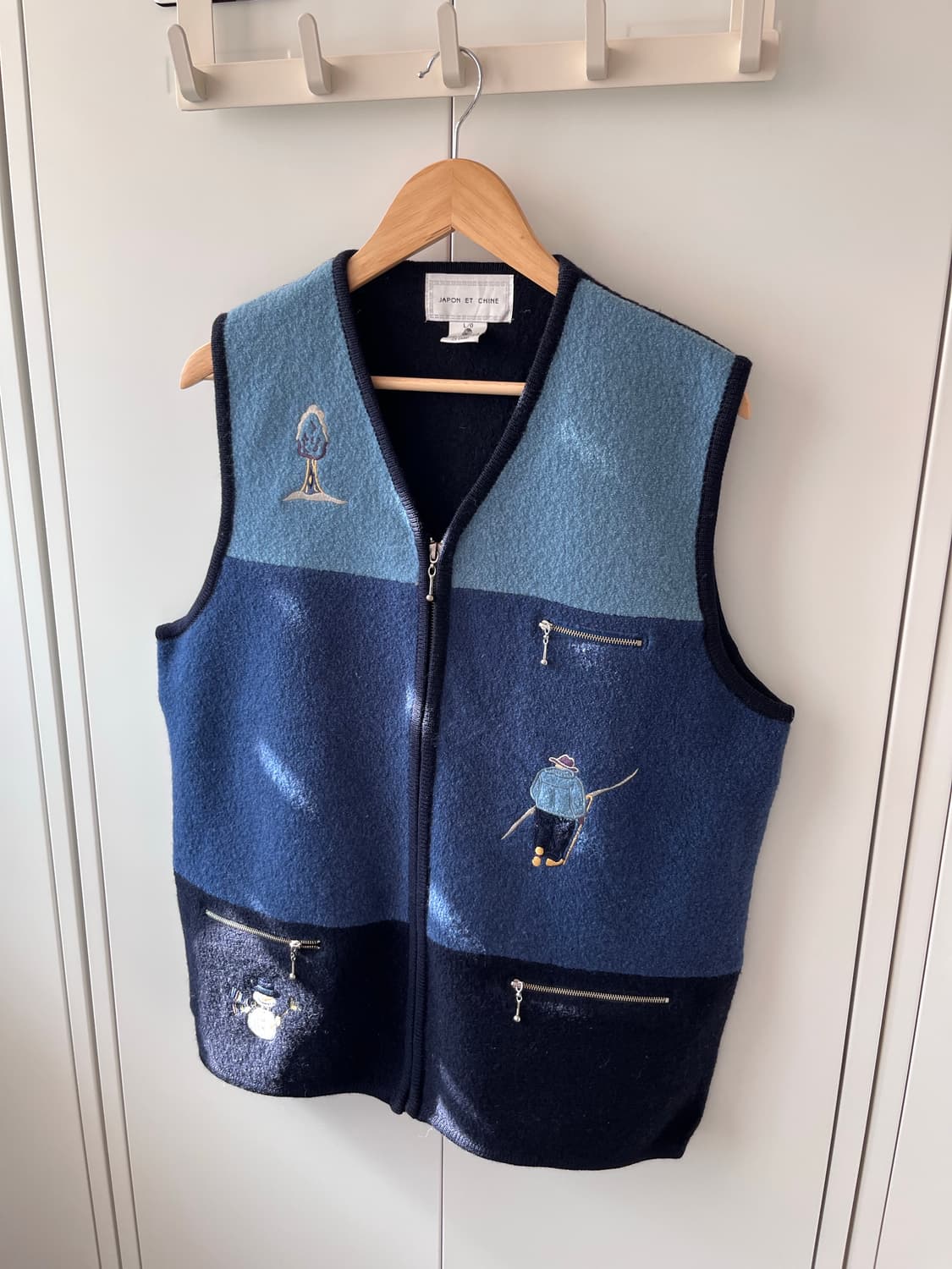 Japon et chine 블루 배색 자수 니트 조끼 상품이미지7