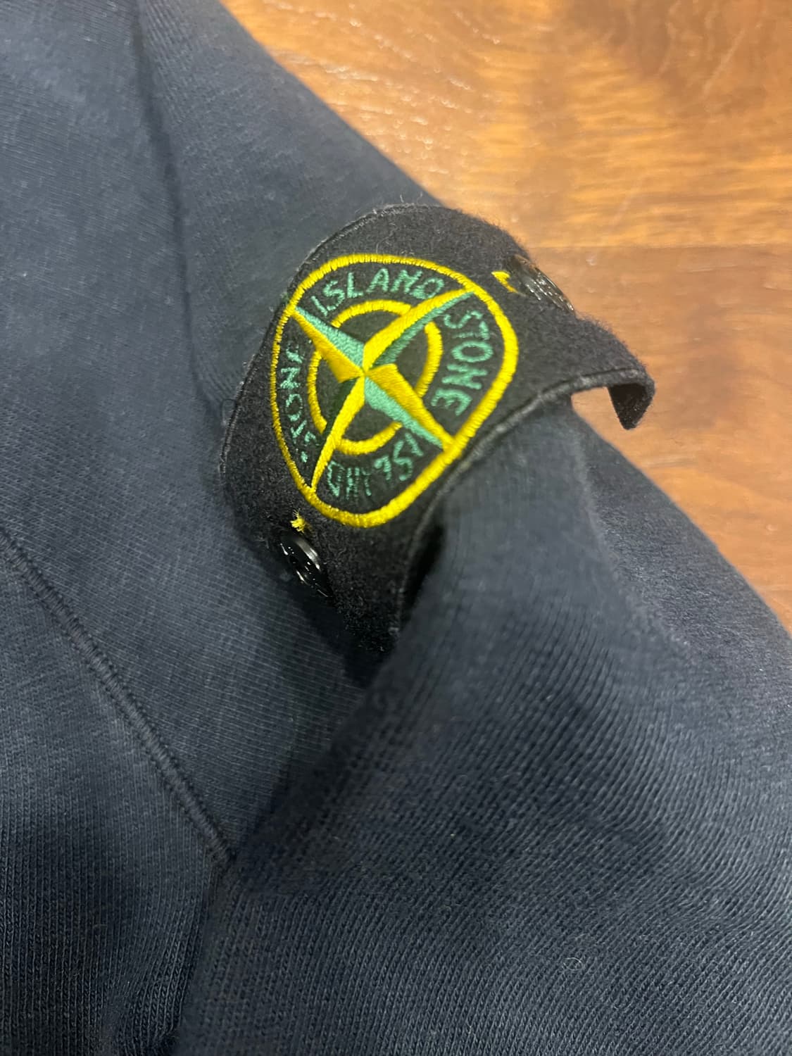 23SS 스톤아일랜드 올드 트리트먼트 맨투맨 (M) 상품이미지3