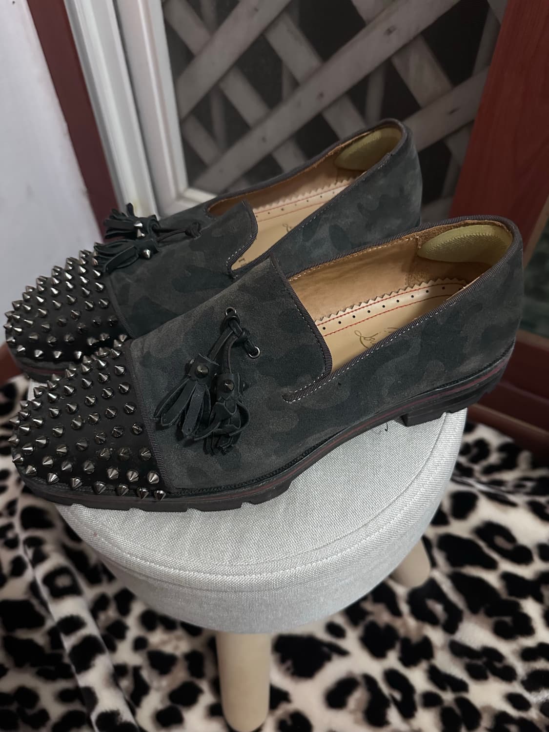 루부탱 40사이즈 스웨이드 로퍼 상품이미지2