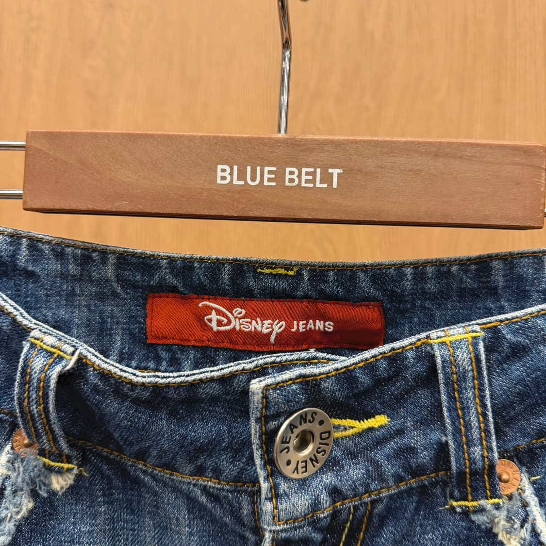 디즈니 진스 데님 미니 스커트 미키 프린팅 밑단 프린지 디테일 중청 상품이미지8