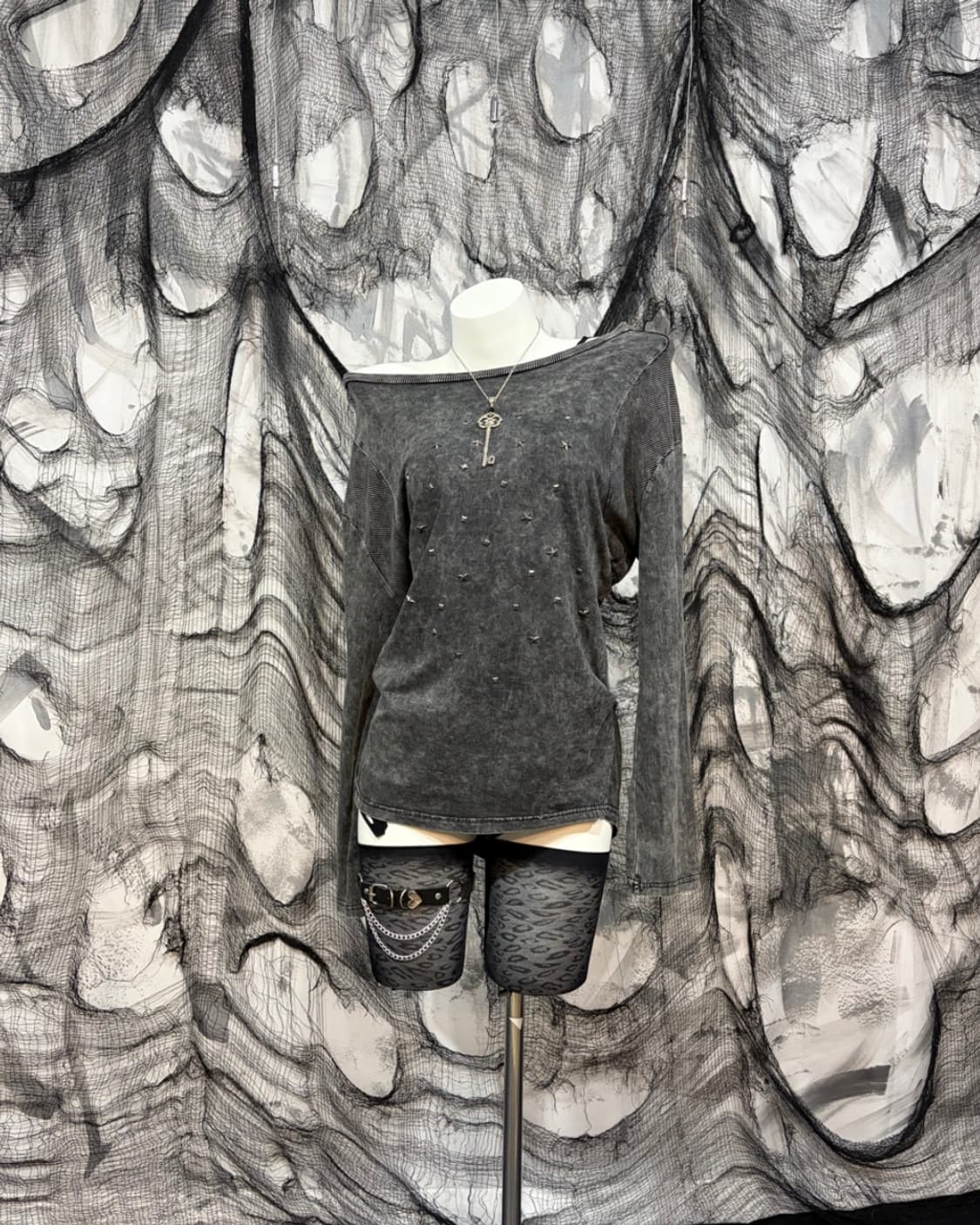 Gothic studs one off-shoulders leeve  상품이미지2