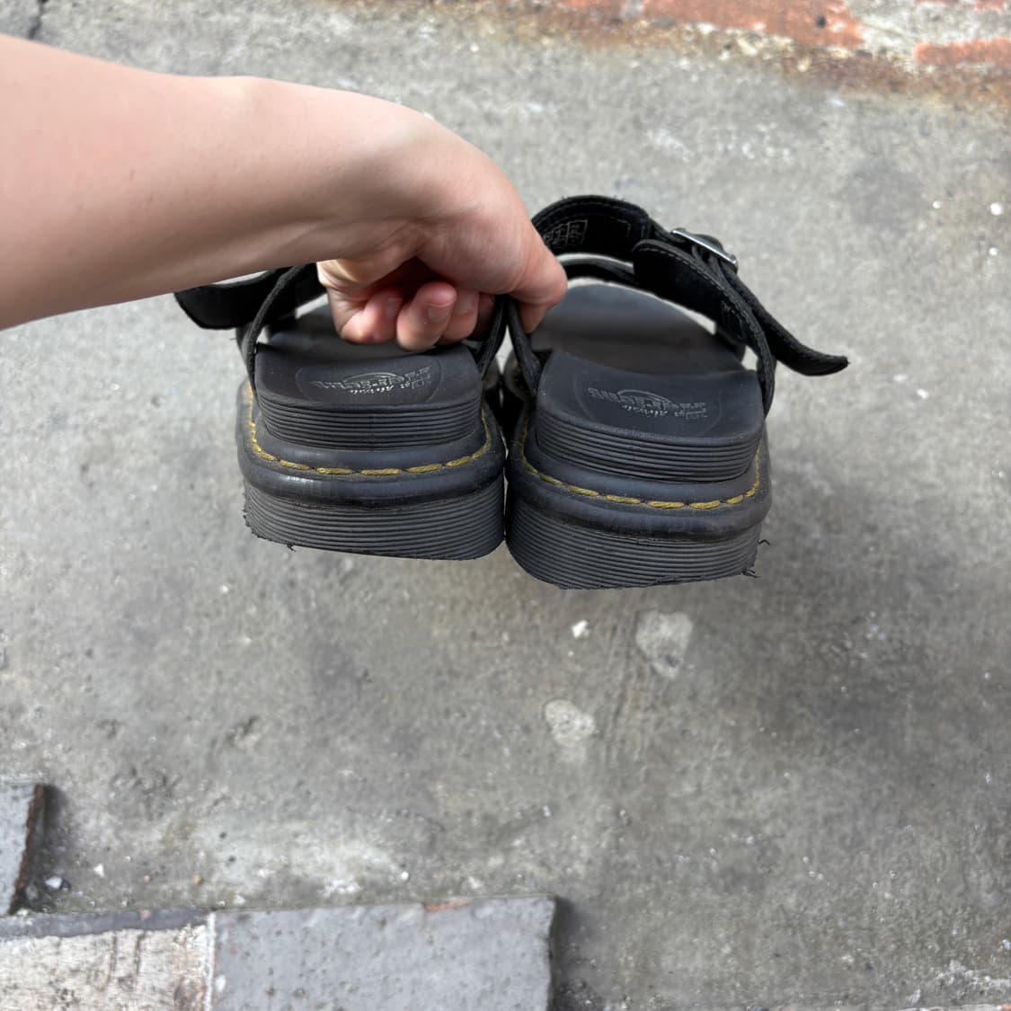 Dr. Martens 닥터마틴 샌들 슬리퍼 (250) 상품이미지4