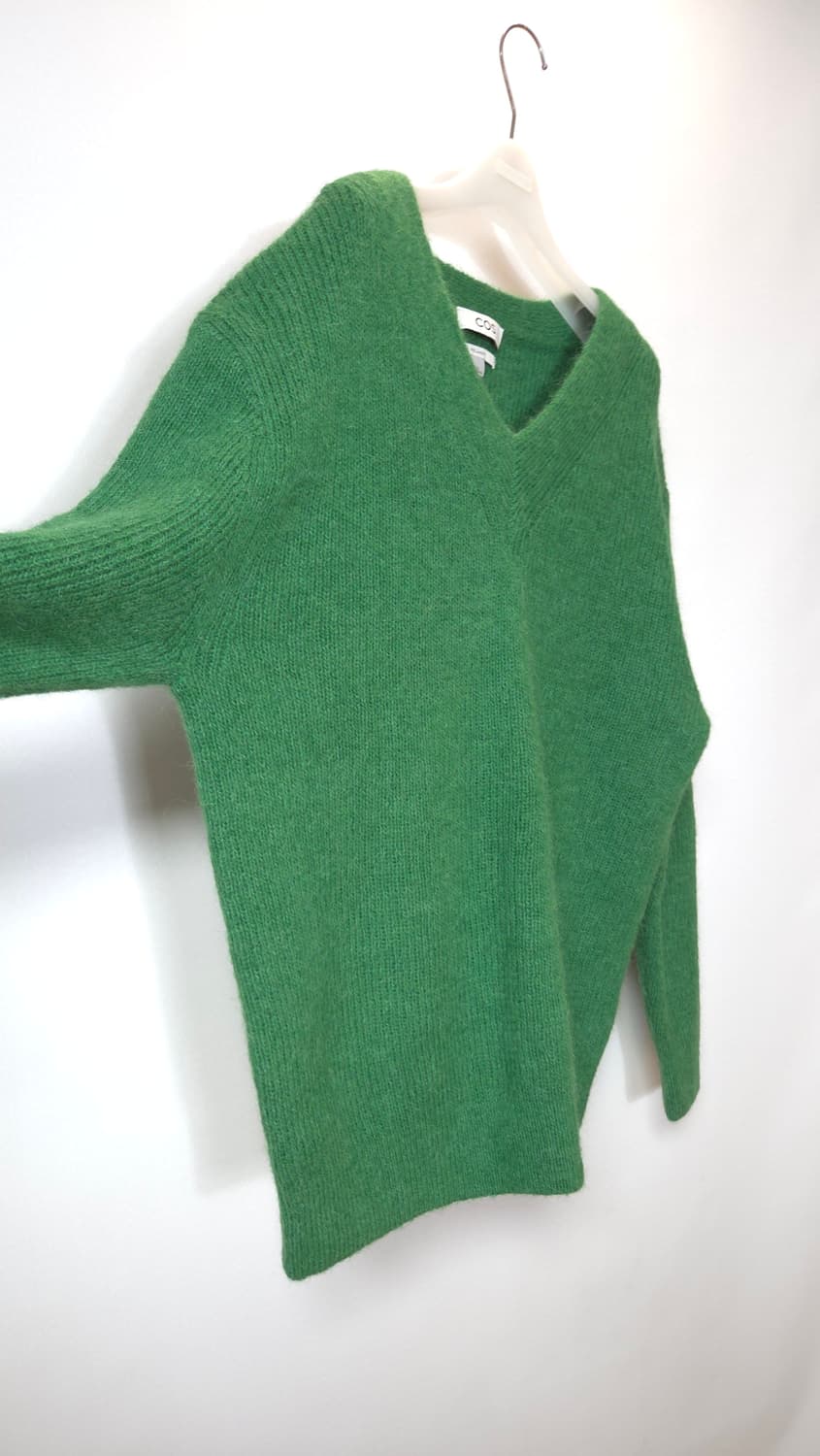 코스 COS 릴렉스 울 알파카 브이넥 니트 M 사이즈 상품이미지4