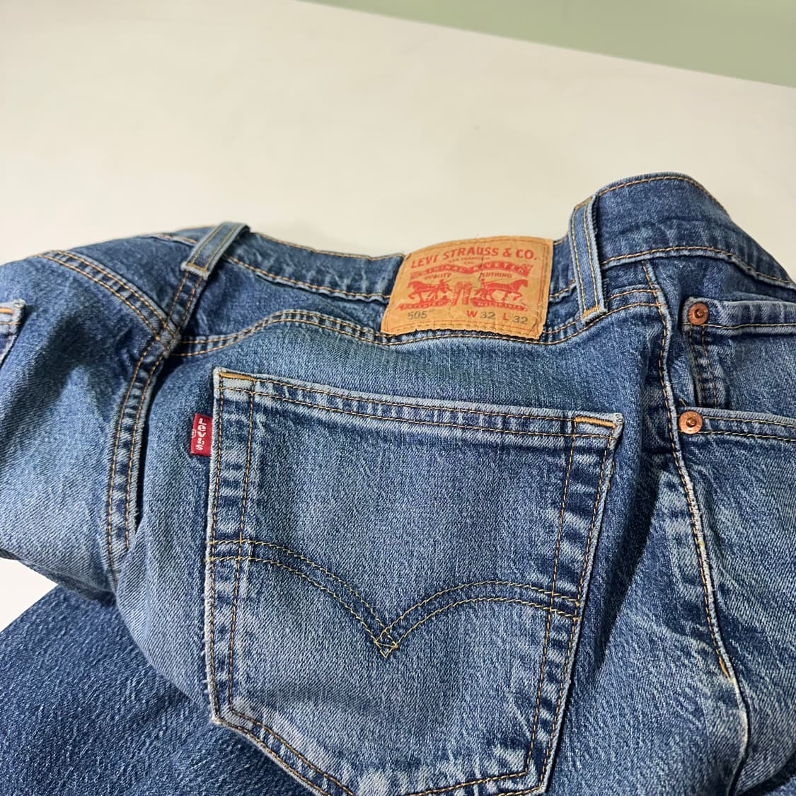 M 32 리바이스502 레귤러핏 중청워시드 데님팬츠 청바지 상품이미지1