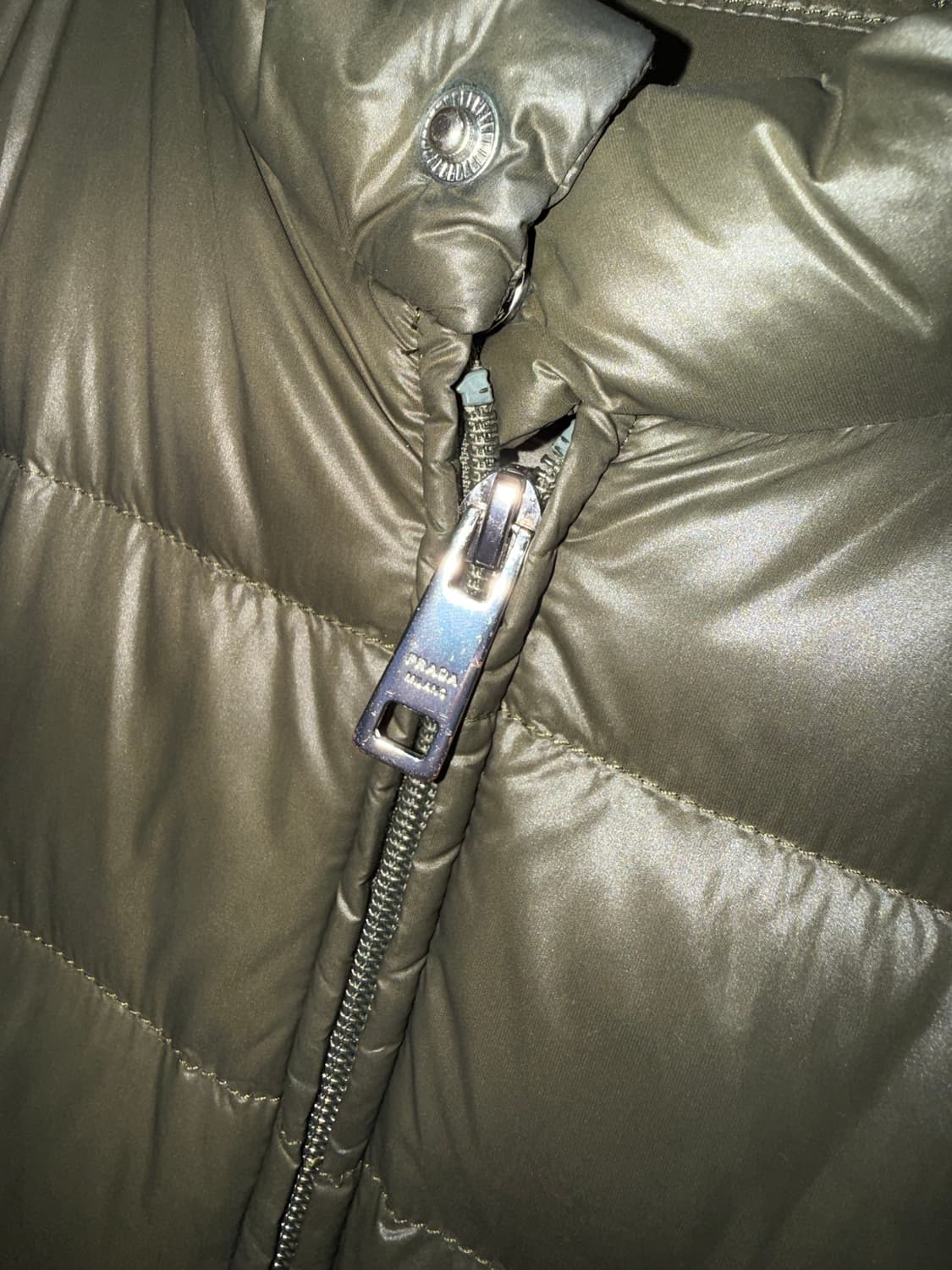 [48] 프라다 경랑패딩 카키 상품이미지4