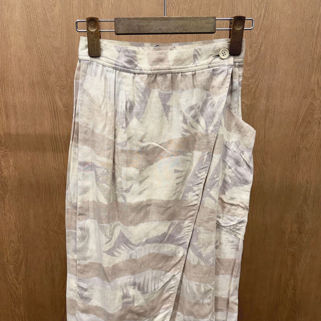 살바토레 페라가모 린넨 랩 스커트 보태니컬 리프 패턴 H라인 베이지 상품이미지4